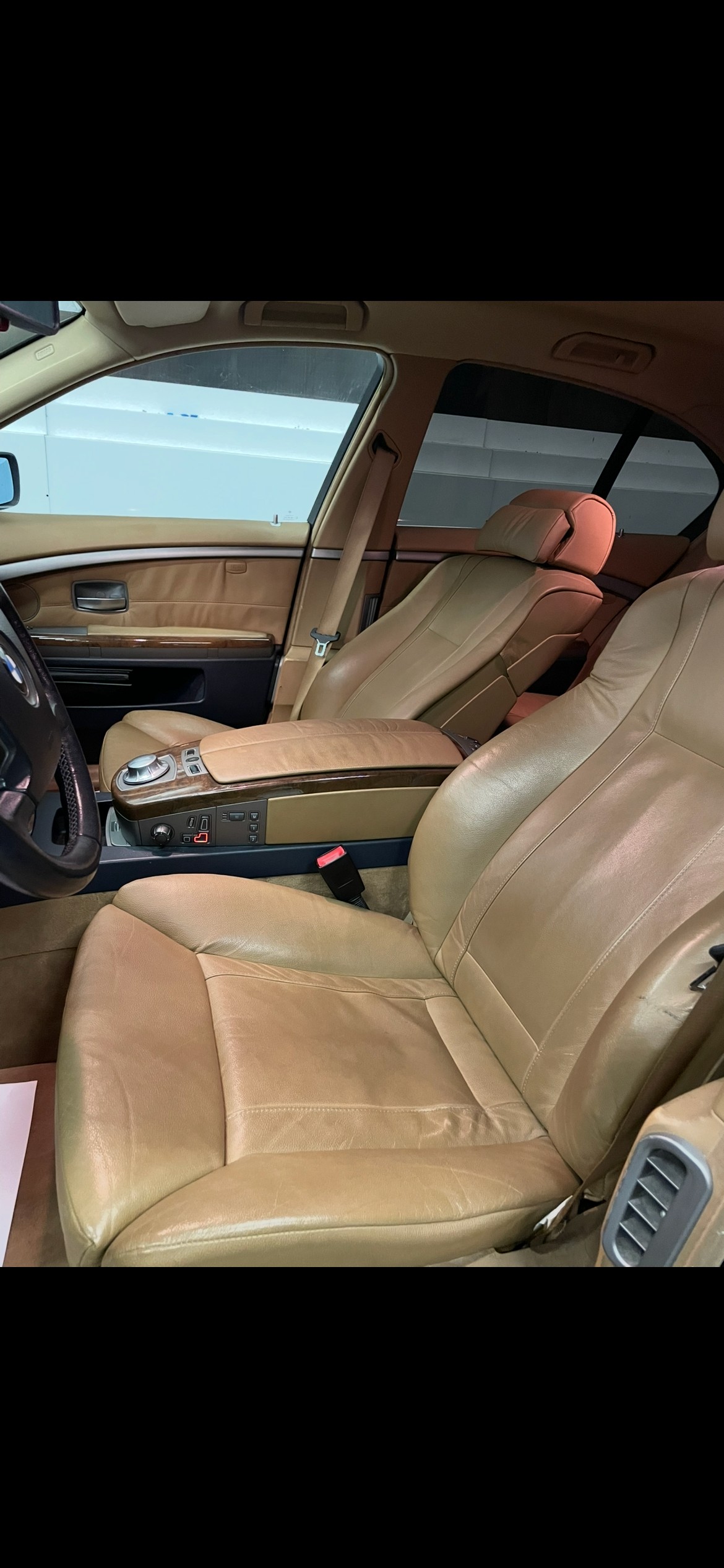 BMW 735i-image-11