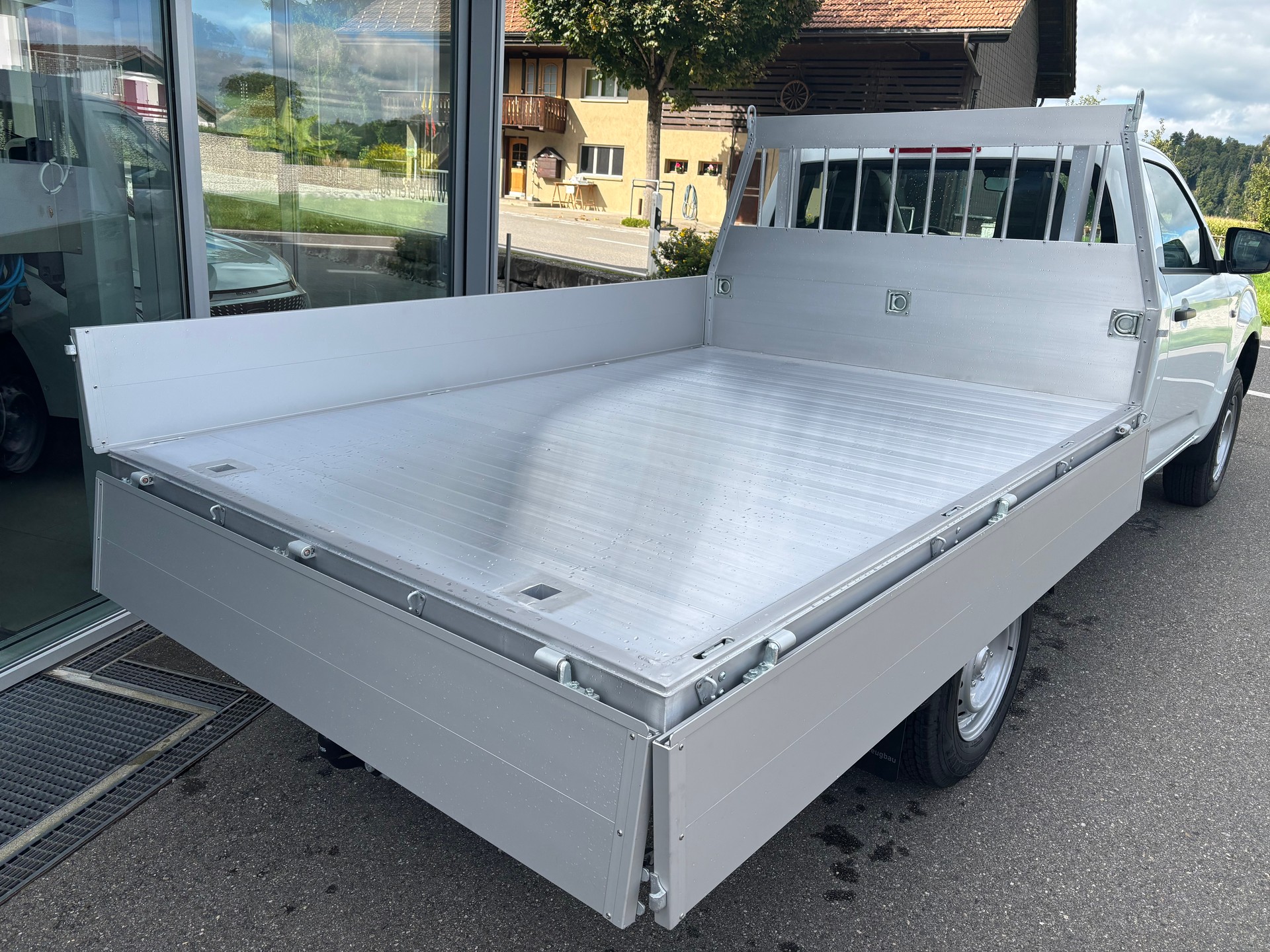 ISUZU D-MAX 1.9 Single mit Alu-Brücke N60B 4x4 AT-image-5