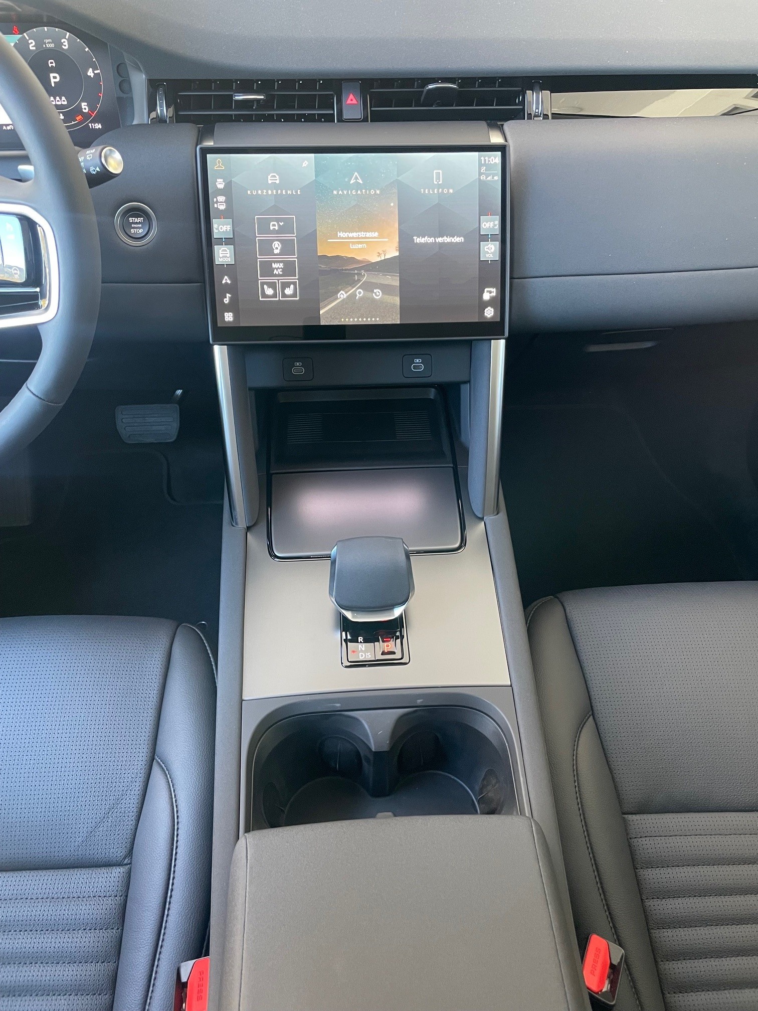 LAND ROVER Discovery Sport 2.0 D I4 200 S-image-8