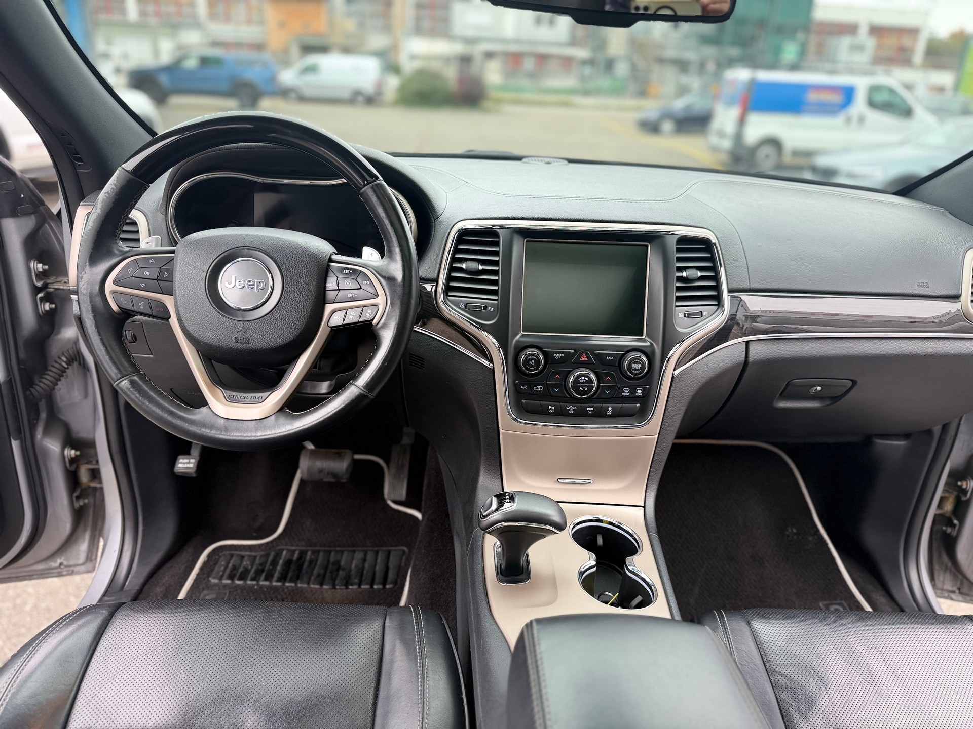 JEEP Grand Cherokee 3.0 CRD Overland Automatic-image-3