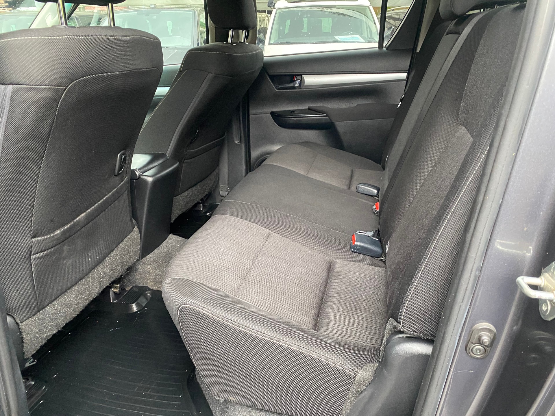 TOYOTA Hilux 2.8D-4D Style Double Cab 4x4 A-image-7