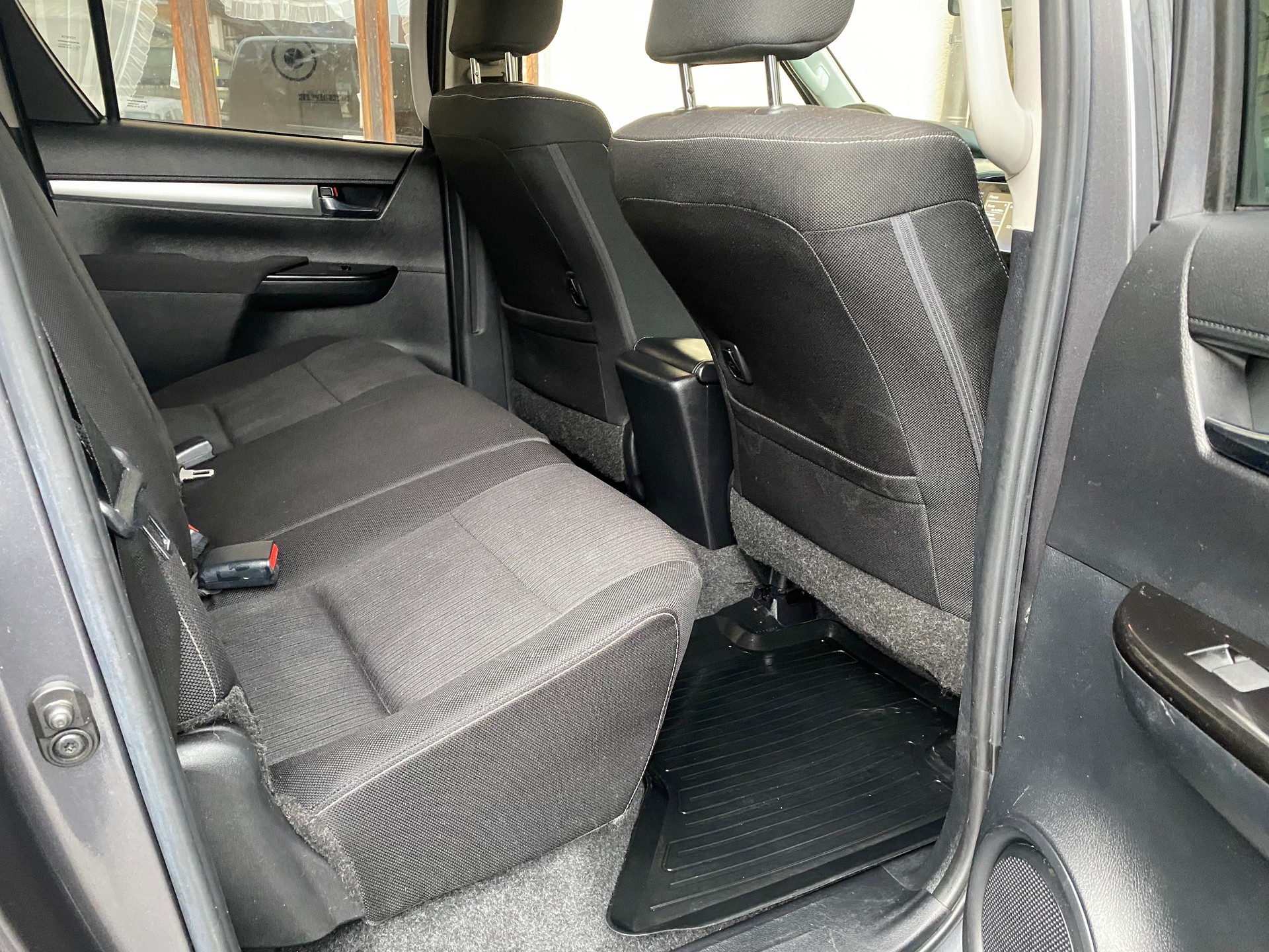 TOYOTA Hilux 2.8D-4D Style Double Cab 4x4 A-image-8