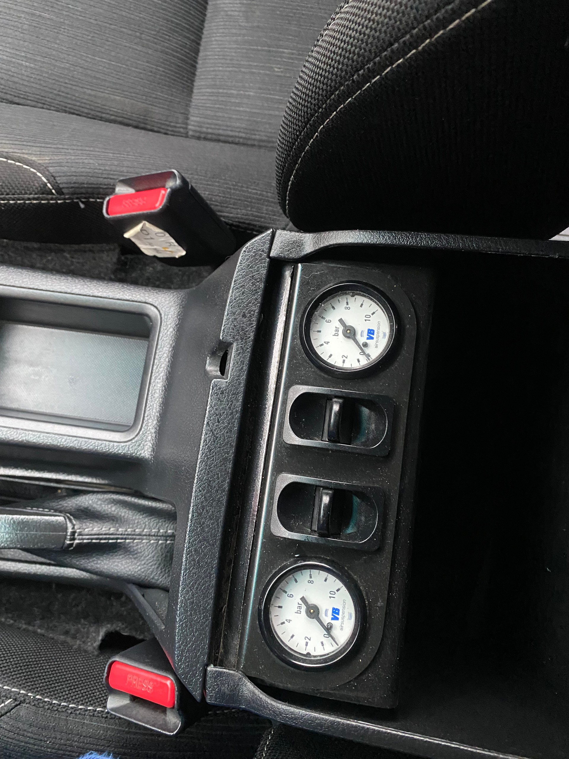 TOYOTA Hilux 2.8D-4D Style Double Cab 4x4 A-image-5