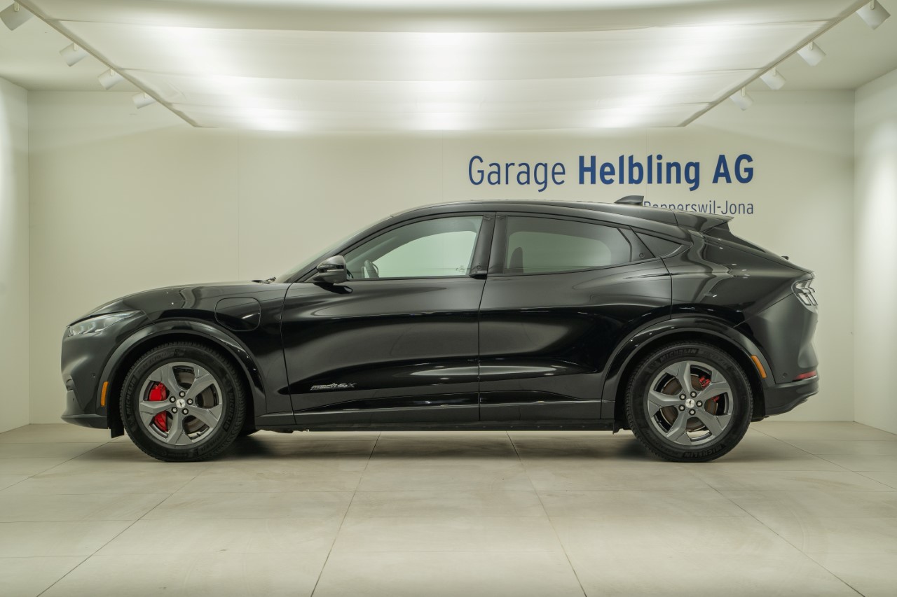 FORD Mustang Mach-E Extended AWD-image-2