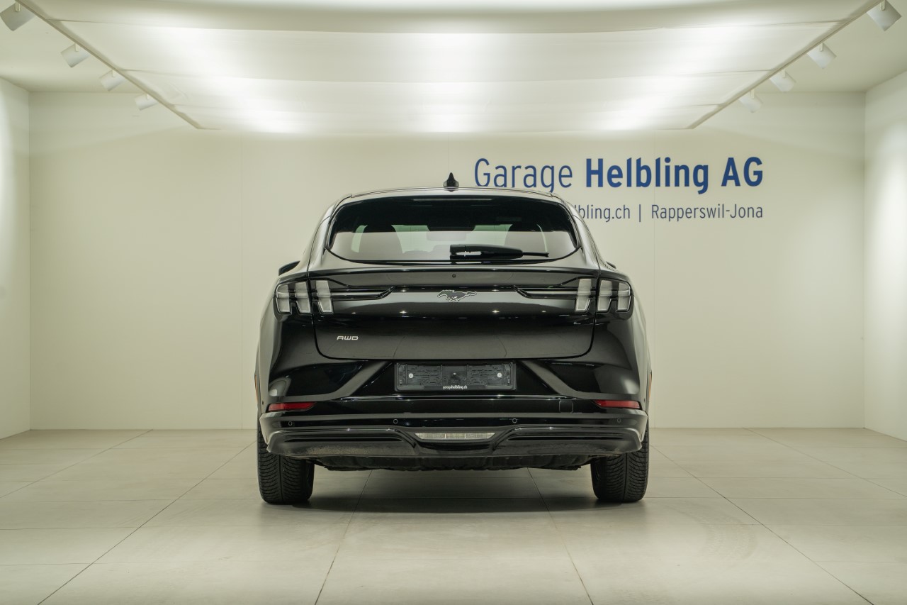 FORD Mustang Mach-E Extended AWD-image-3