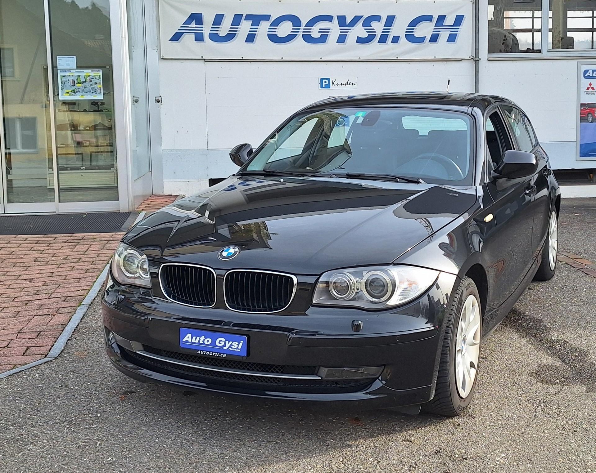 BMW 118i Dynamic Edition-image-5