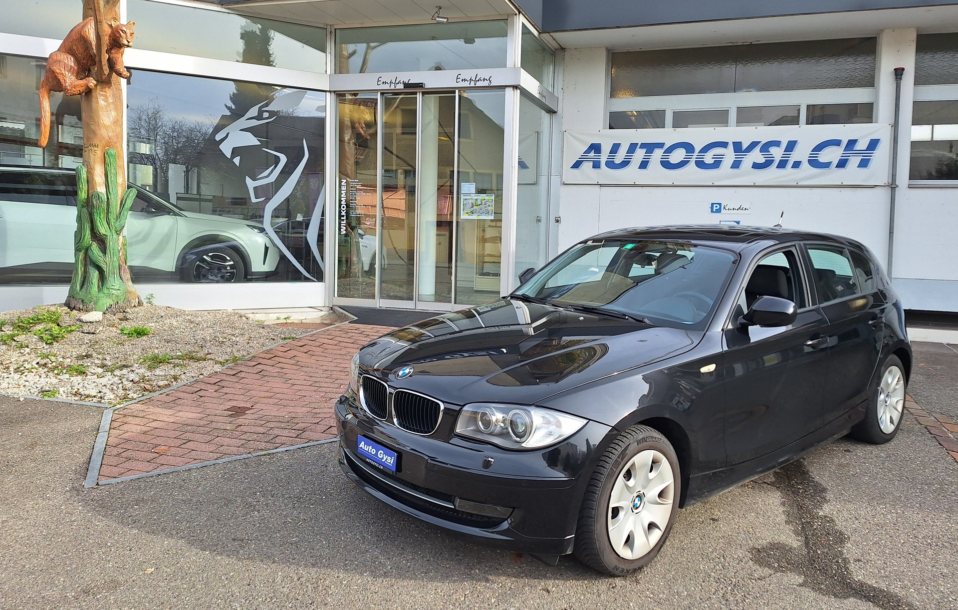BMW 118i Dynamic Edition-image-14