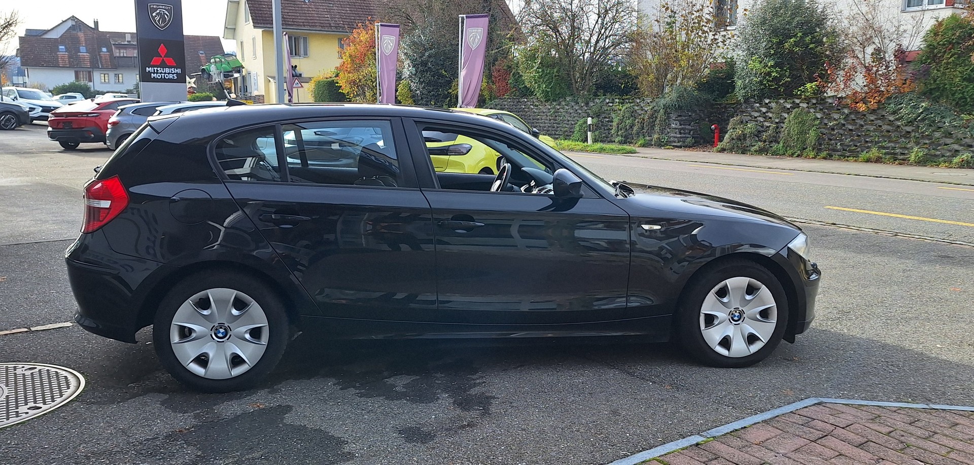 BMW 118i Dynamic Edition-image-13