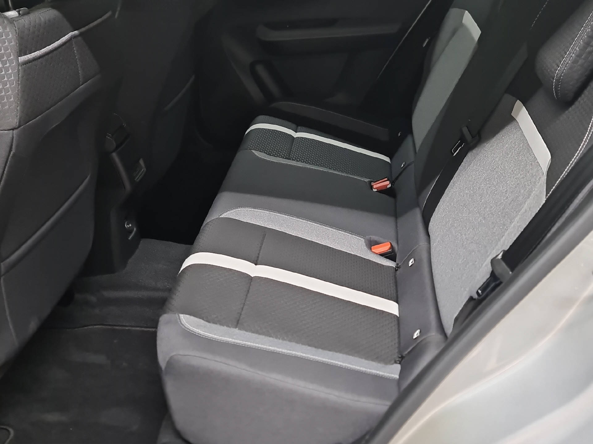 OPEL Frontera 1.2 T HEV 145 GS-image-9