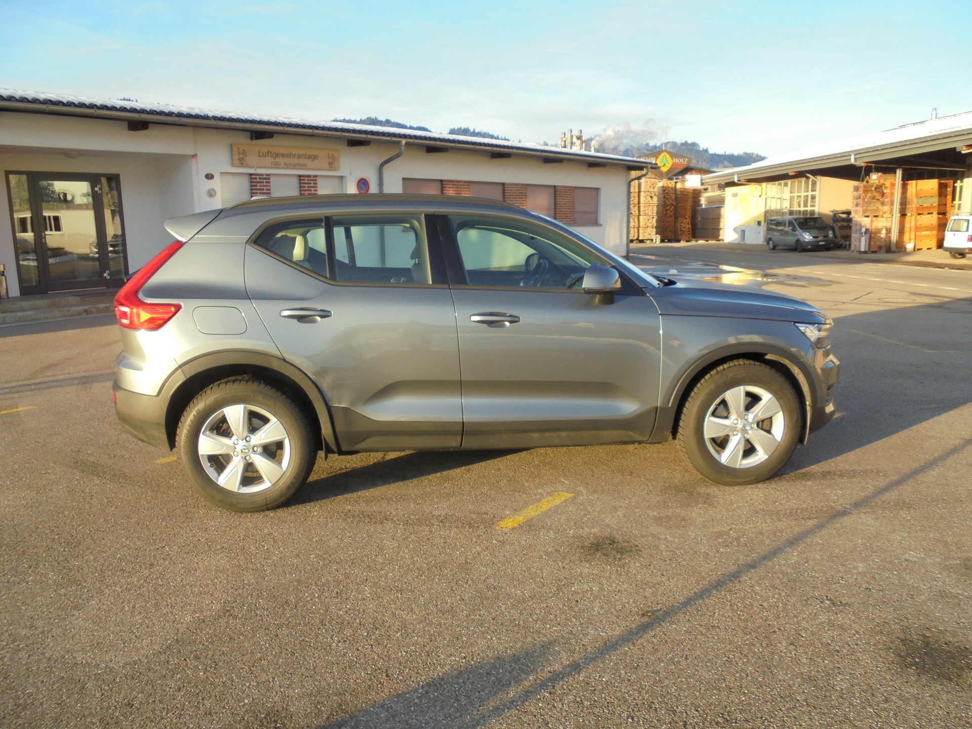 VOLVO XC40 D4 AWD Momentum Geartronic-showroom-element-3