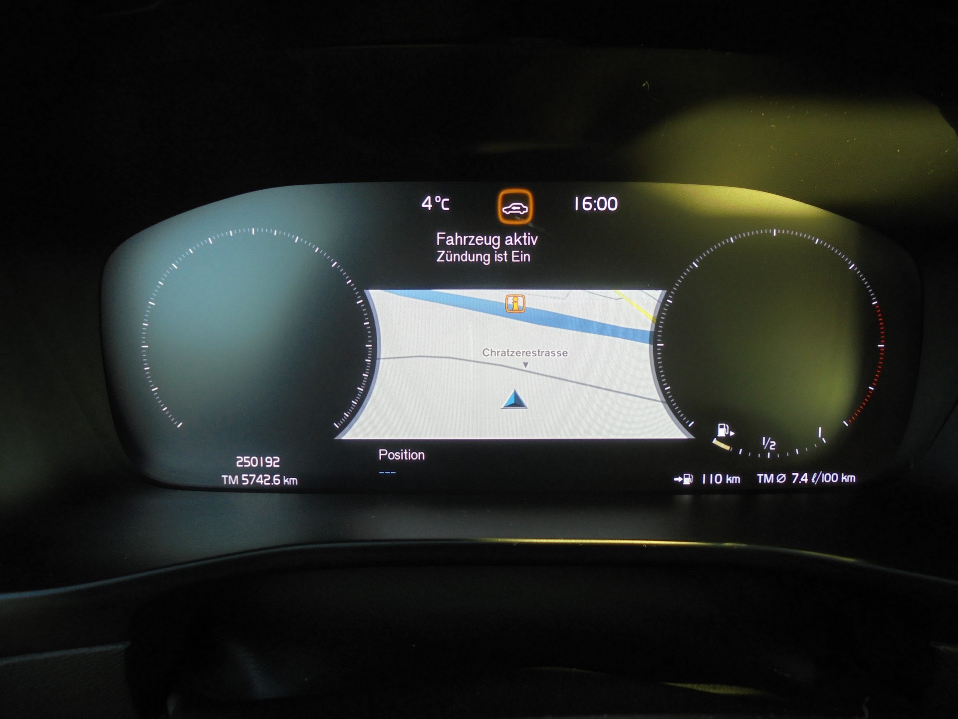 VOLVO XC40 D4 AWD Momentum Geartronic-image-20