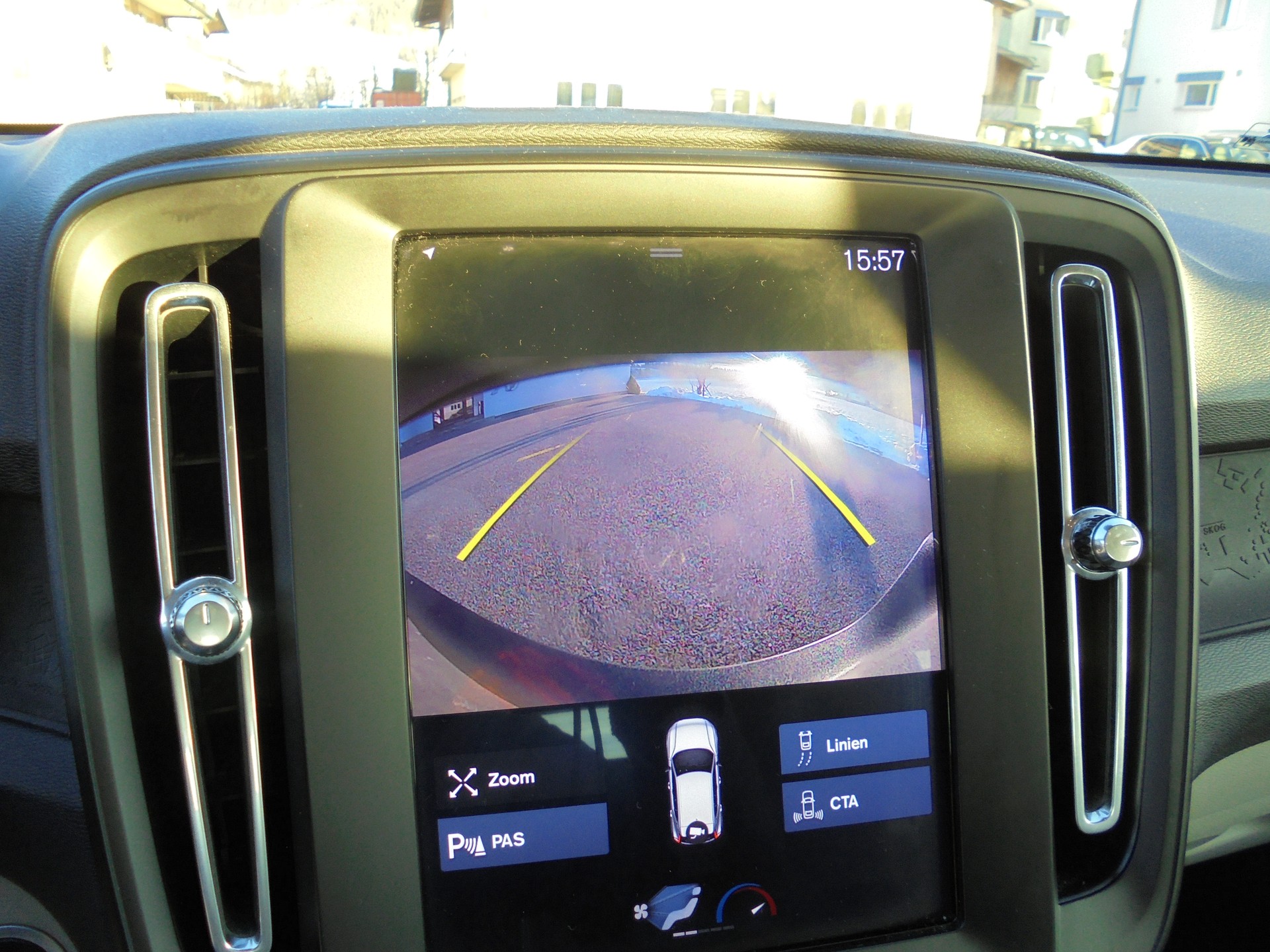 VOLVO XC40 D4 AWD Momentum Geartronic-image-15