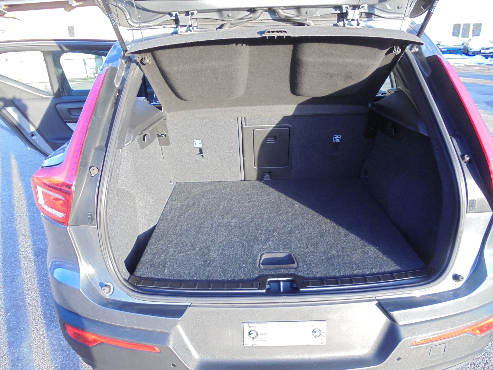 VOLVO XC40 D4 AWD Momentum Geartronic-image-9