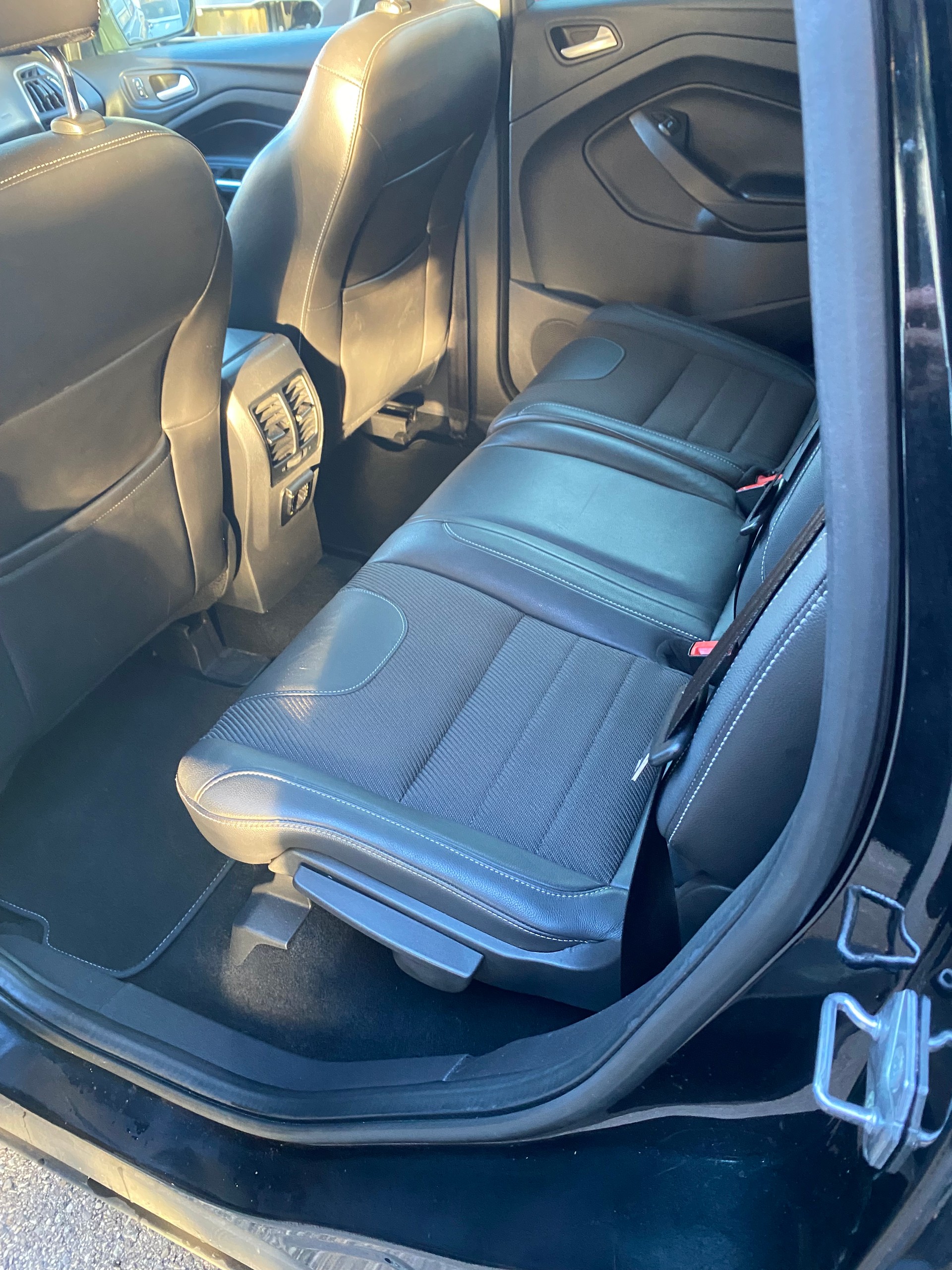FORD Kuga 2.0 TDCi Titanium 4WD PowerShift-image-11