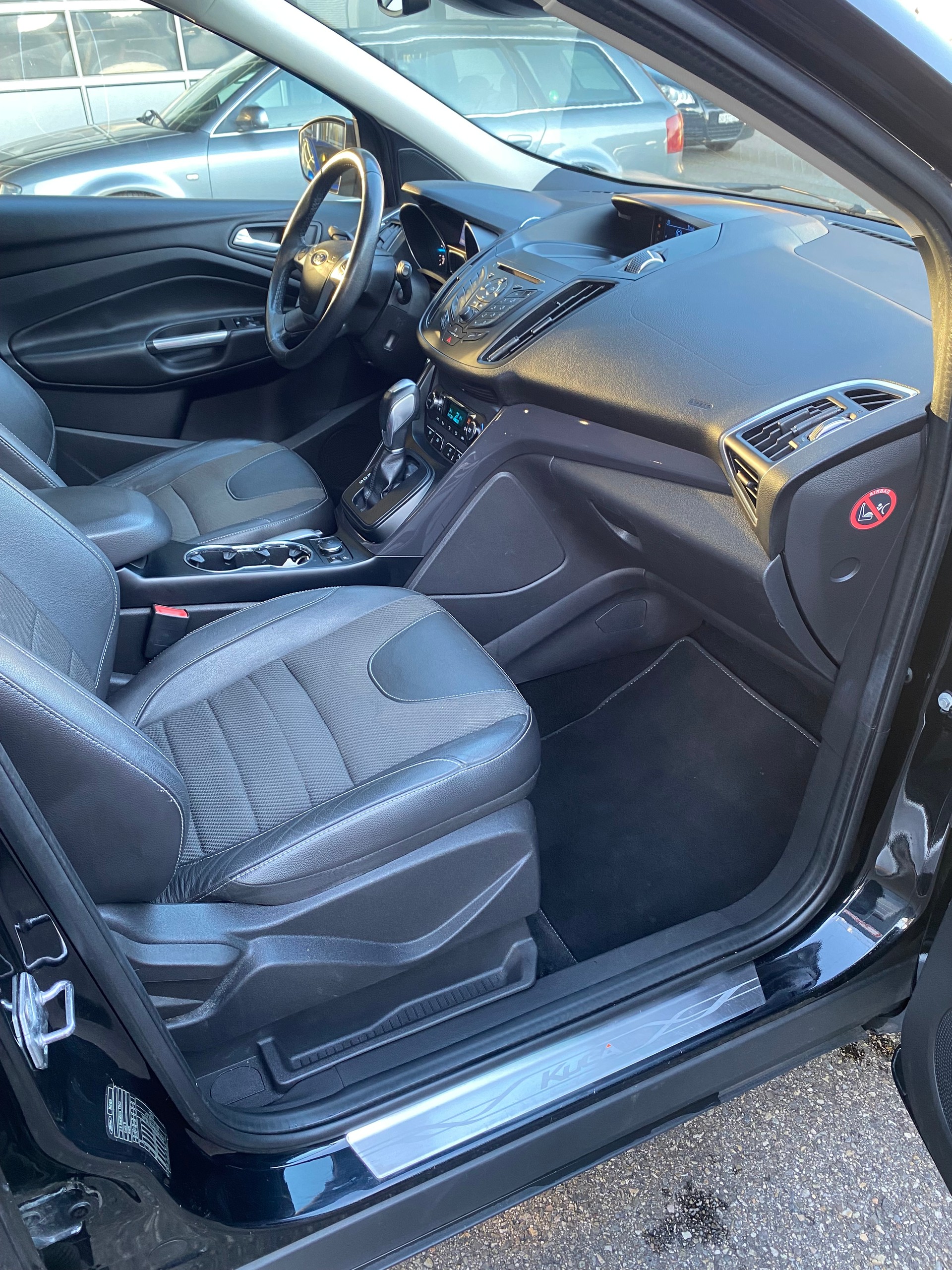 FORD Kuga 2.0 TDCi Titanium 4WD PowerShift-image-14