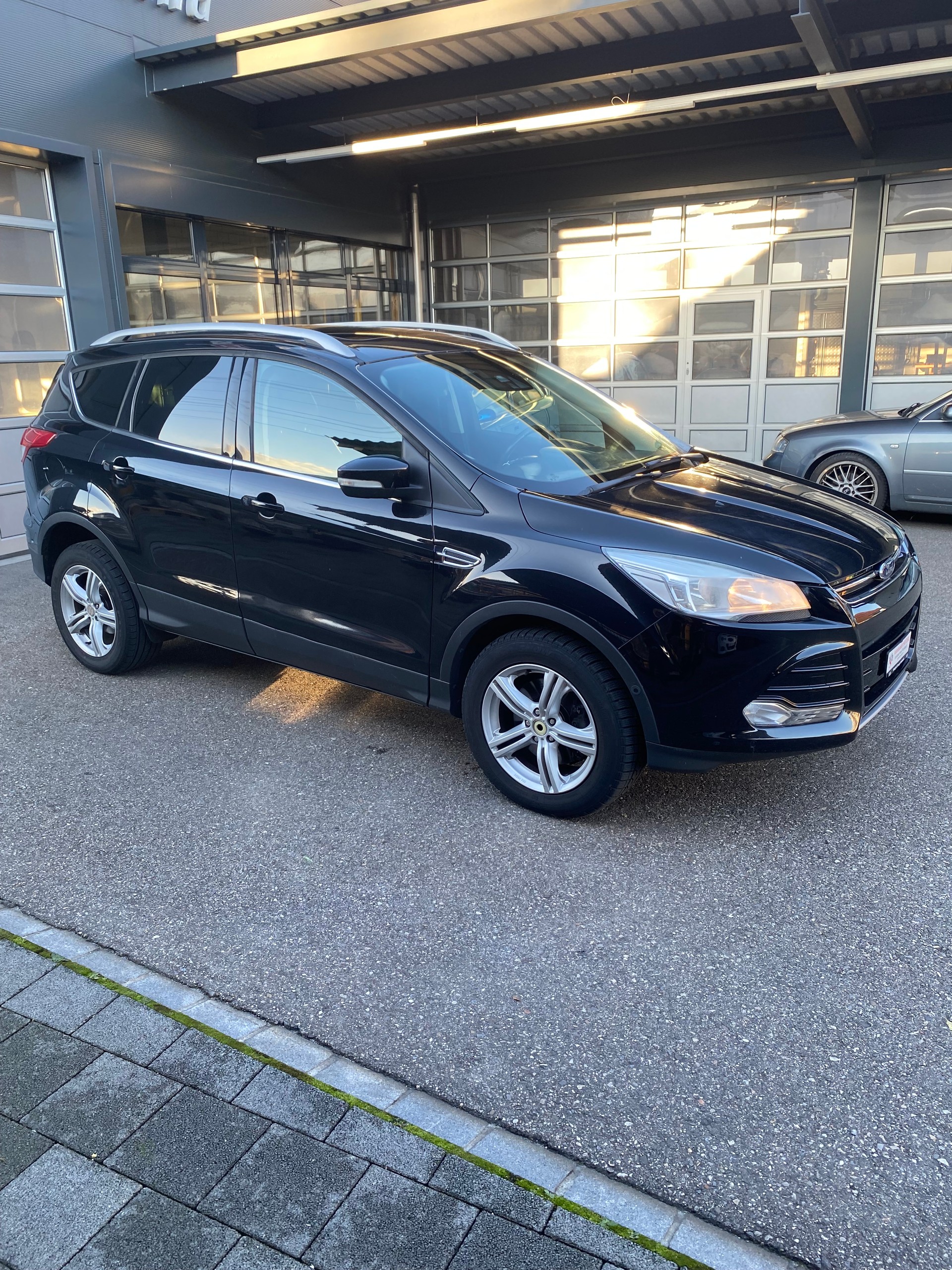 FORD Kuga 2.0 TDCi Titanium 4WD PowerShift-image-6