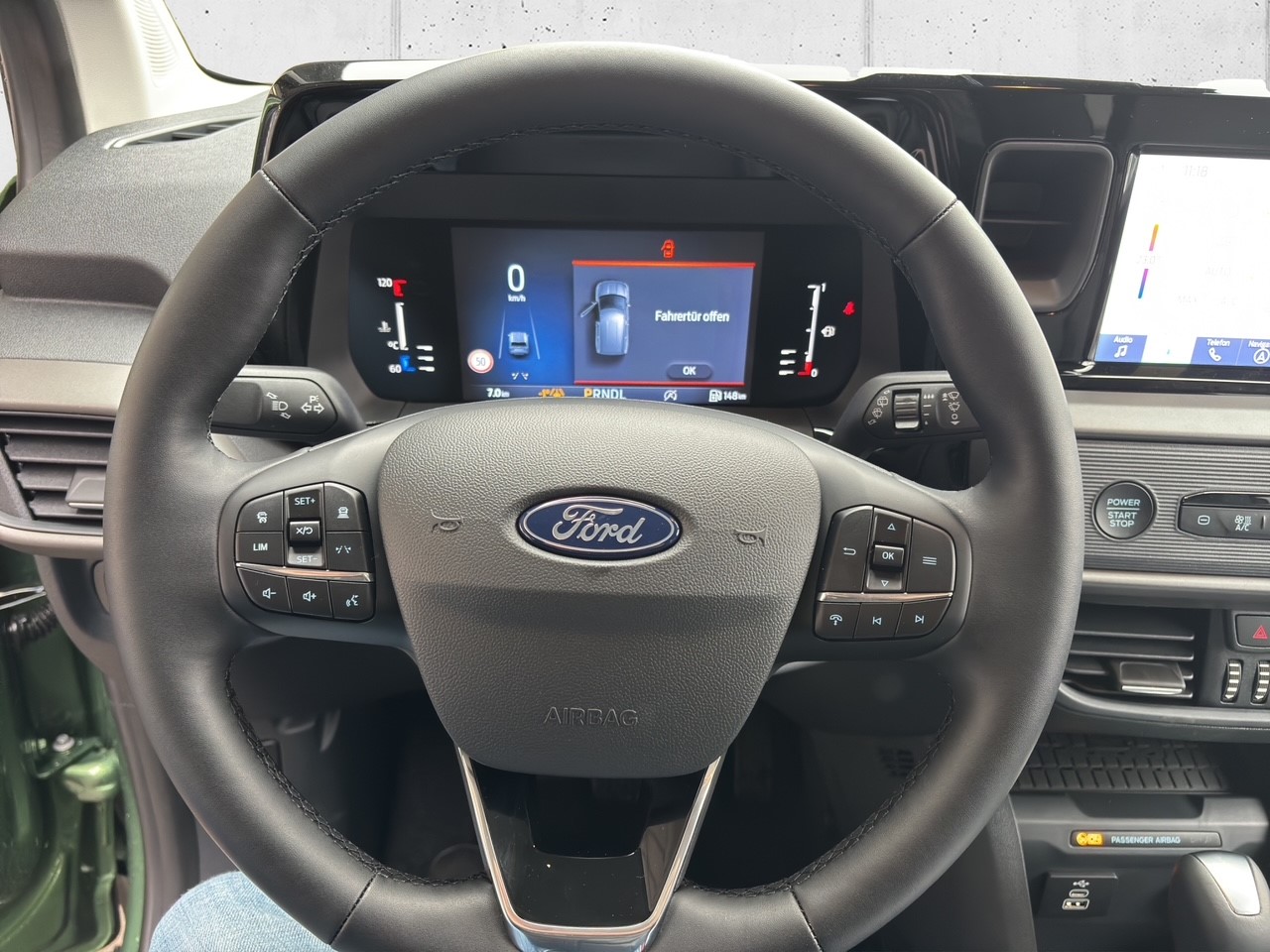 FORD Transit Tourneo Courier 1.0 EcoBoost Titanium-image-9