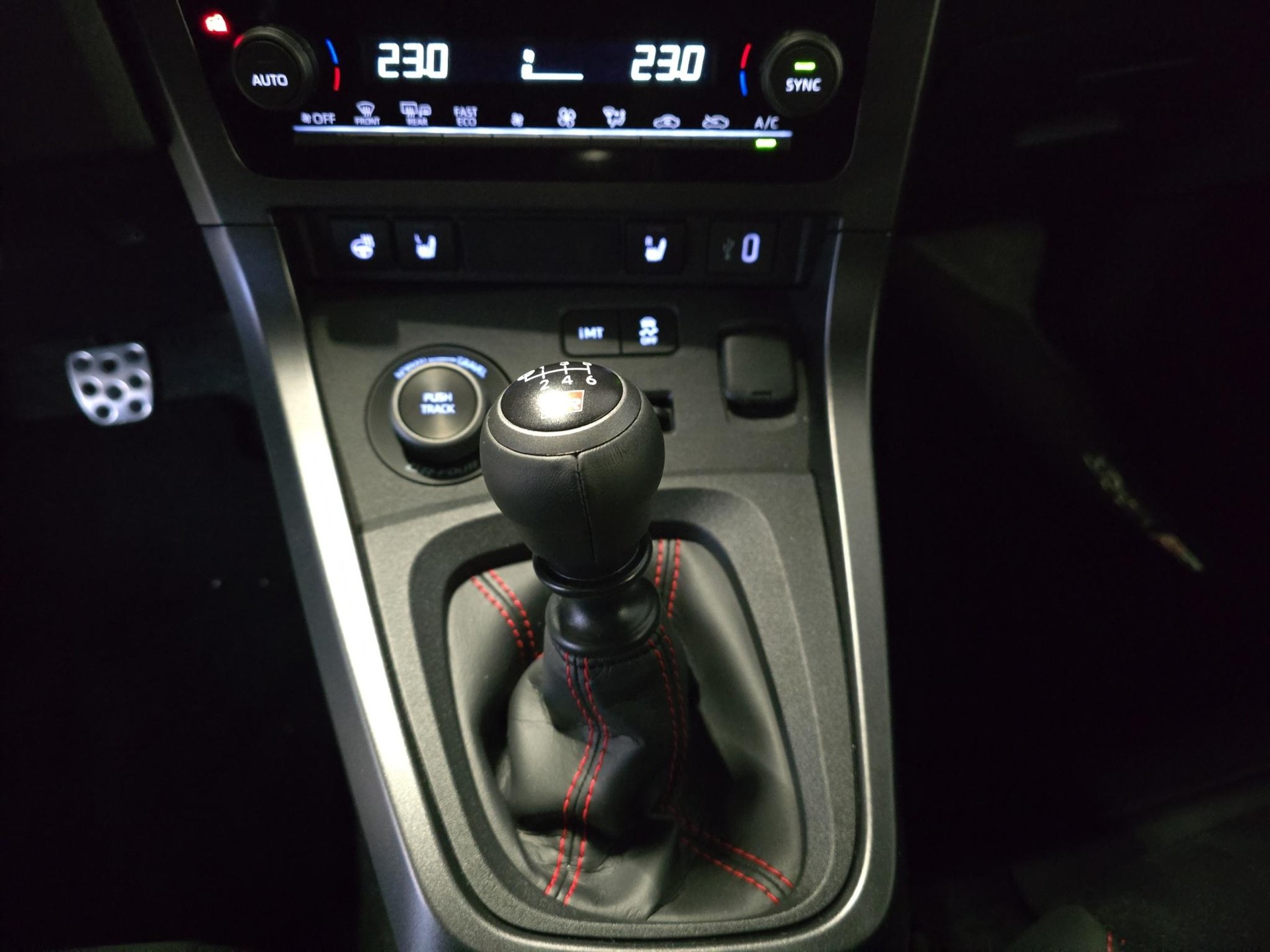 TOYOTA GR Yaris 1.6 Turbo Sport 4x4-image-12