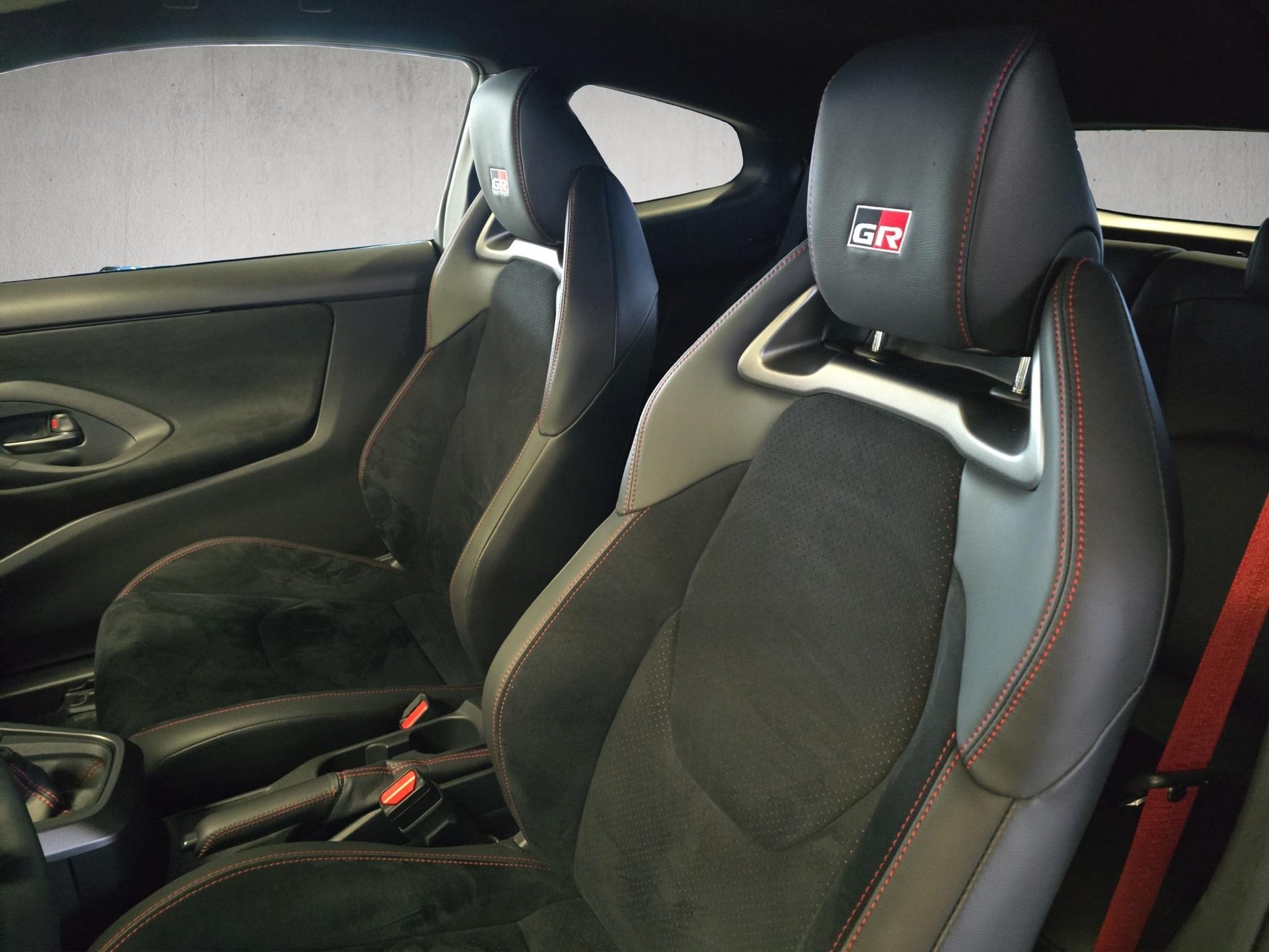 TOYOTA GR Yaris 1.6 Turbo Sport 4x4-image-9
