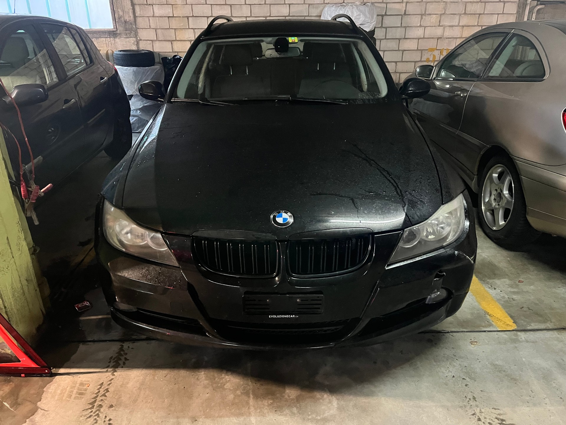 BMW 320i Touring-image-15