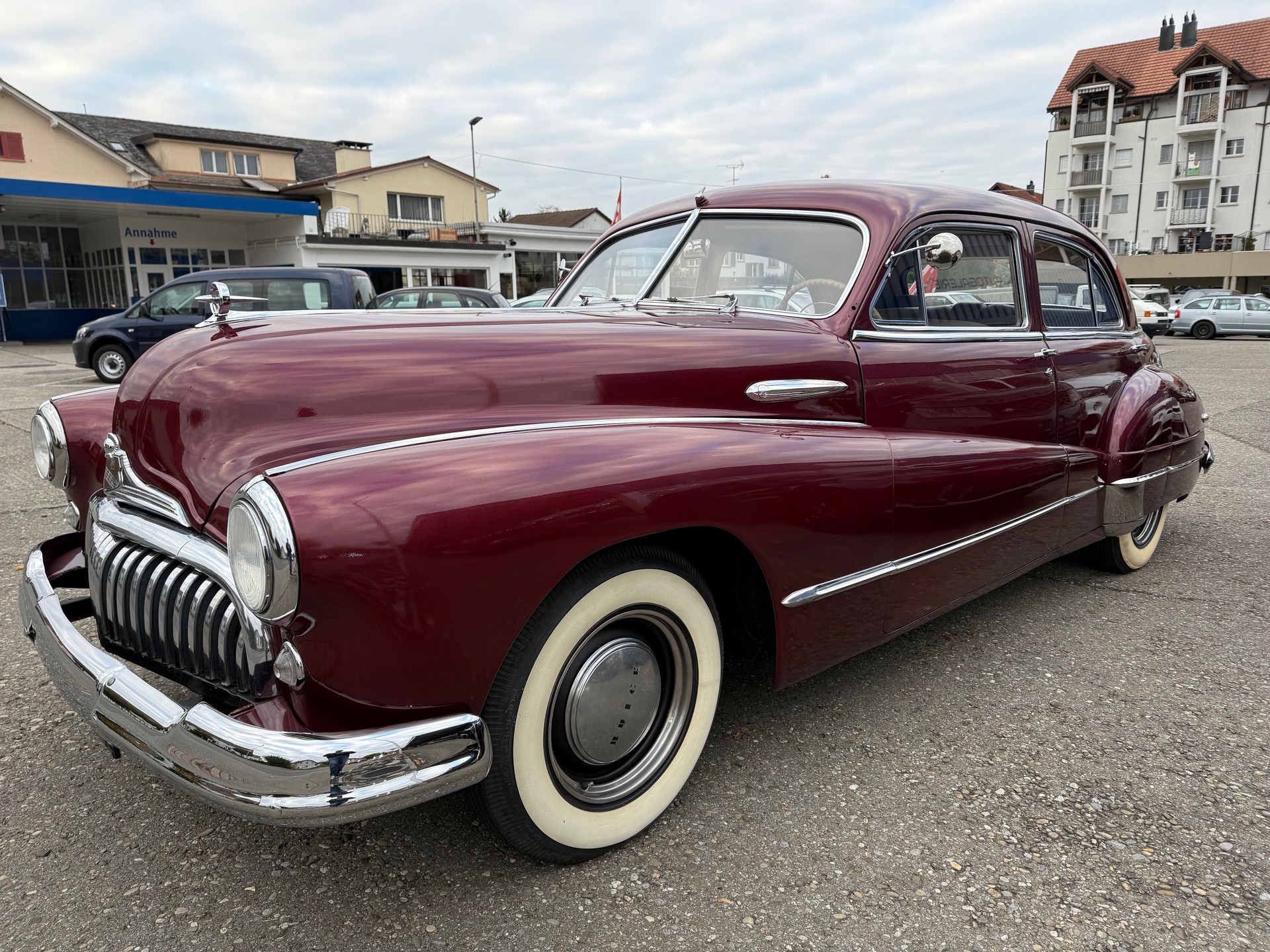 BUICK Super Eight-showroom-element-2