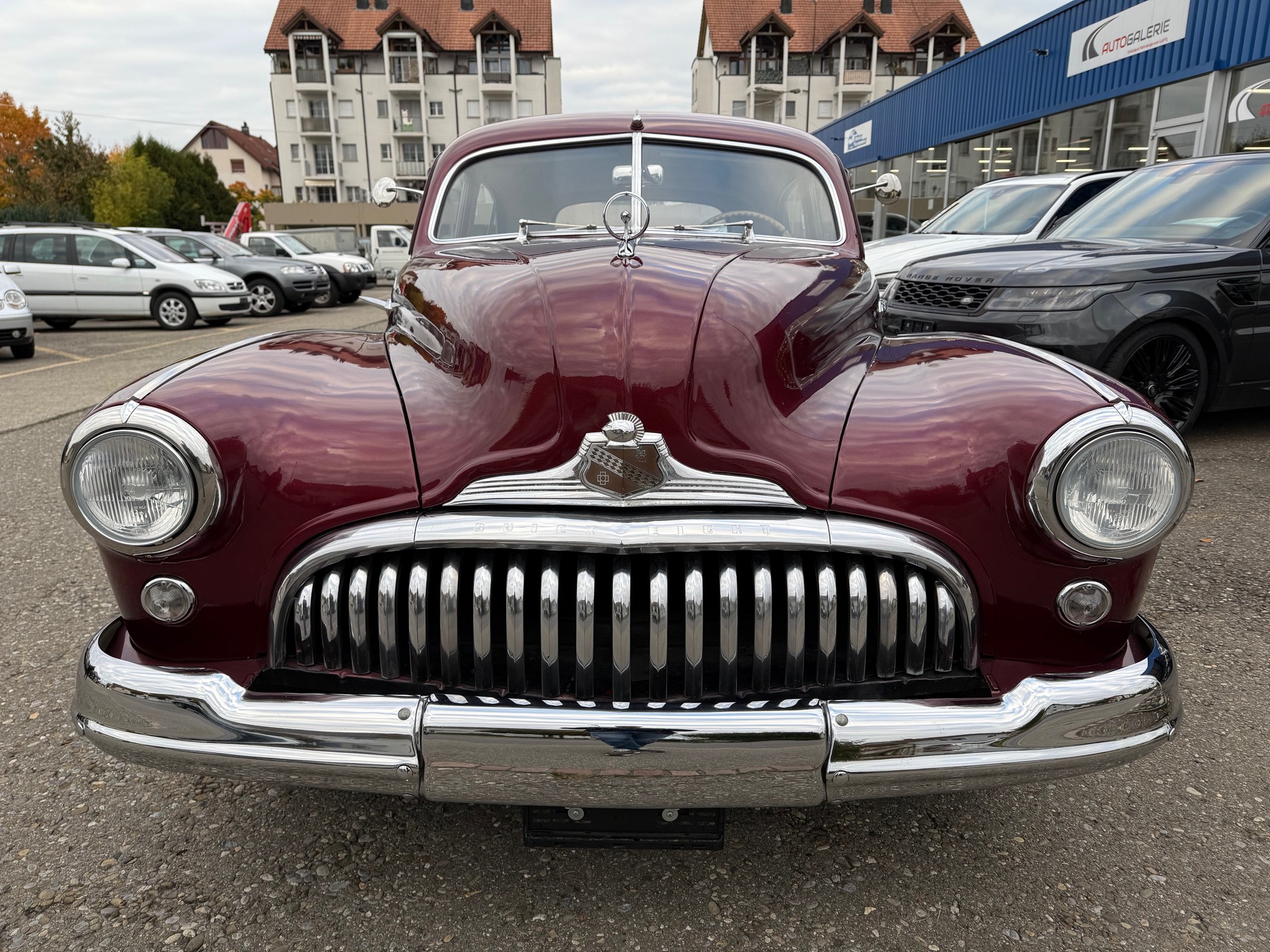BUICK Super Eight-showroom-element-1