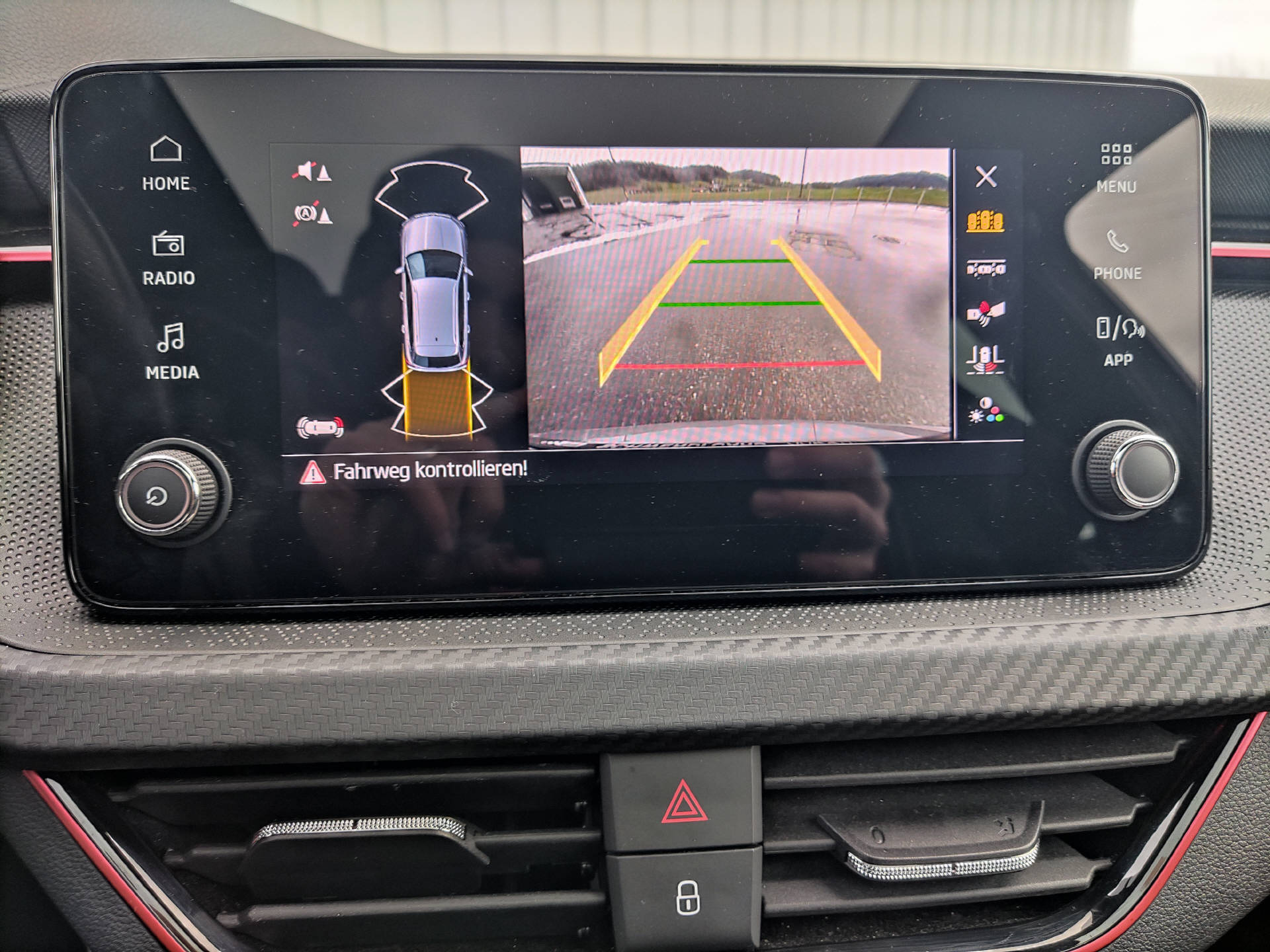 SKODA Kamiq 1.0 TSI Monte Carlo DSG-image-13