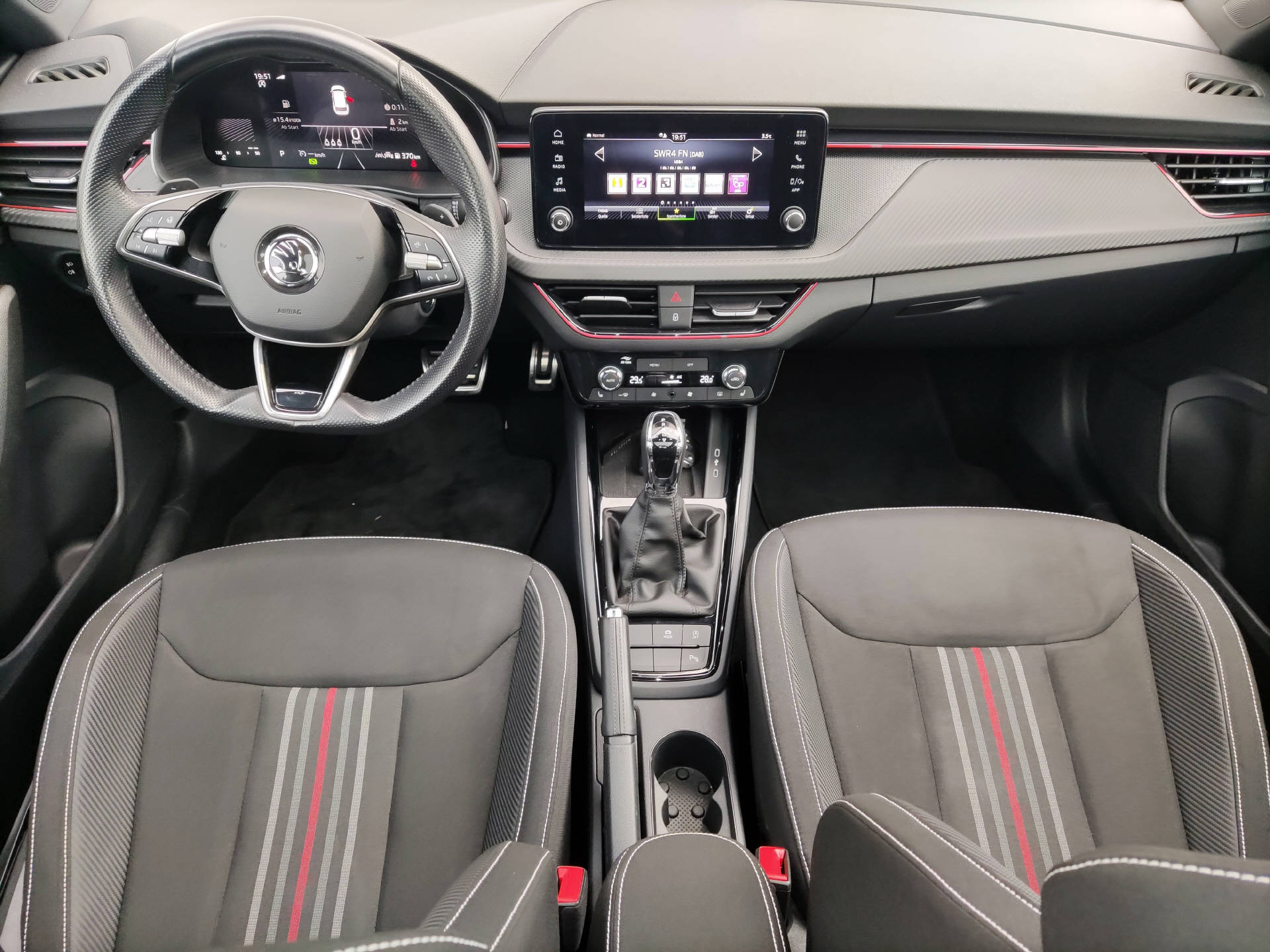SKODA Kamiq 1.0 TSI Monte Carlo DSG-image-8