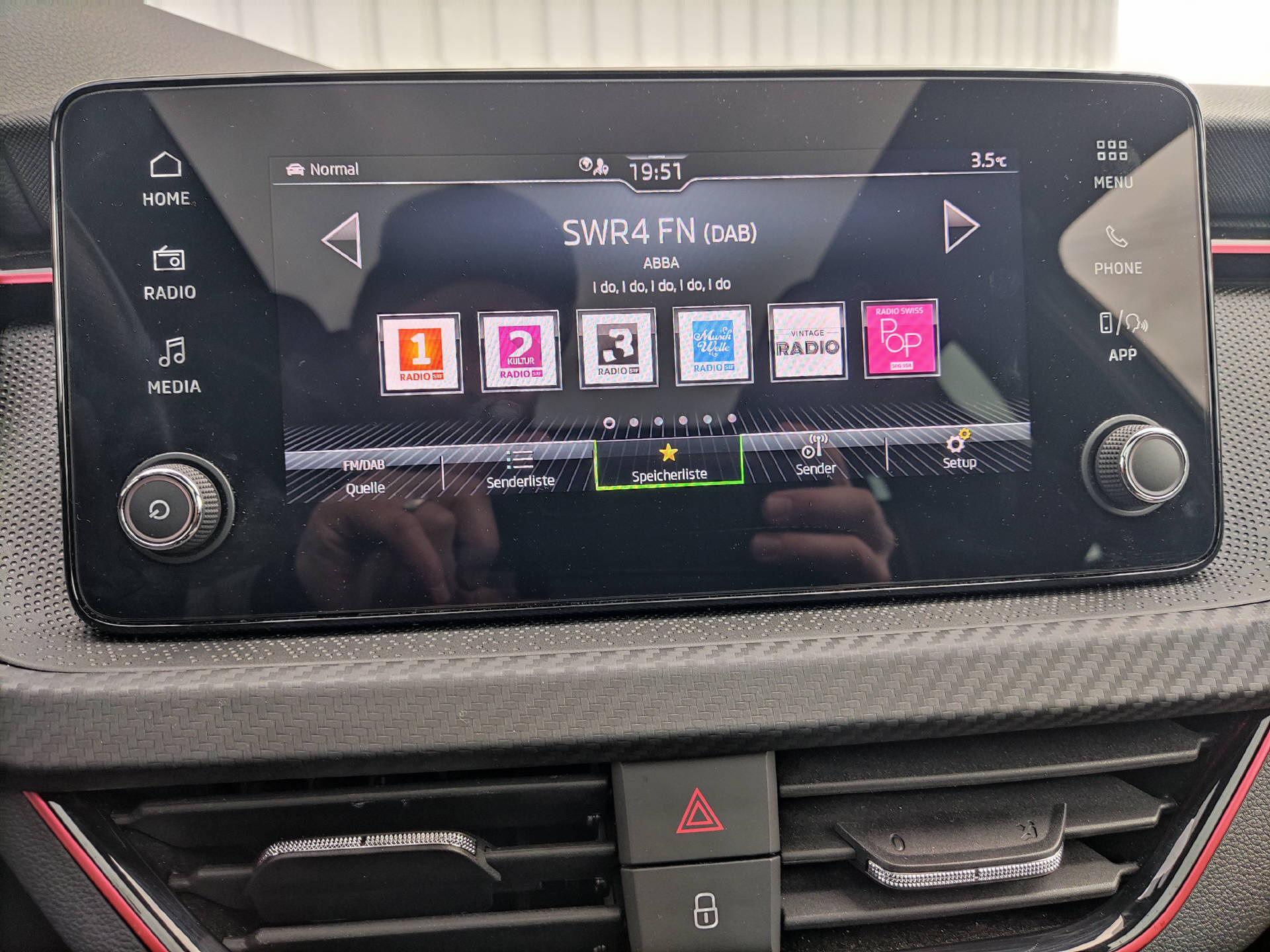 SKODA Kamiq 1.0 TSI Monte Carlo DSG-image-11