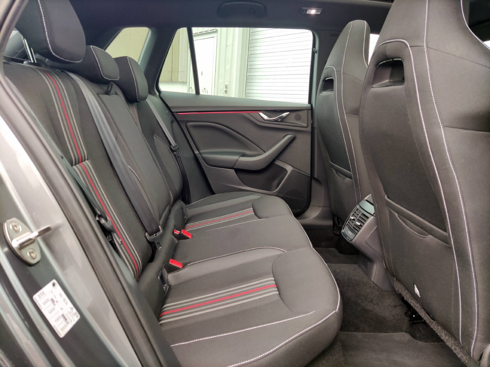 SKODA Kamiq 1.0 TSI Monte Carlo DSG-image-10