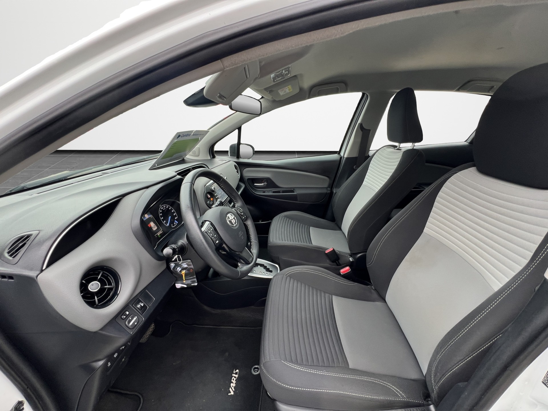 TOYOTA Yaris 1.5 Hybrid Comfort-image-8