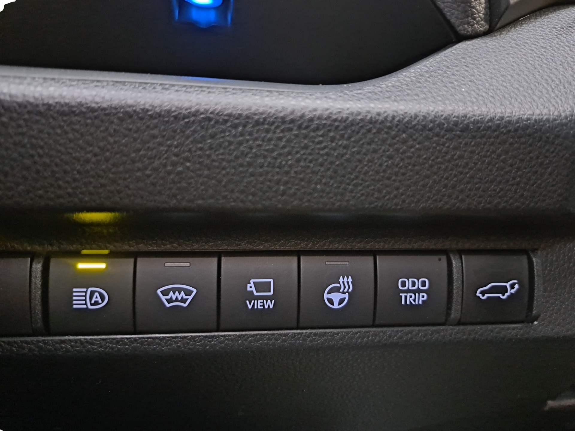 TOYOTA RAV-4 2.5 PHEV Premium e-CVT 4WD-image-14