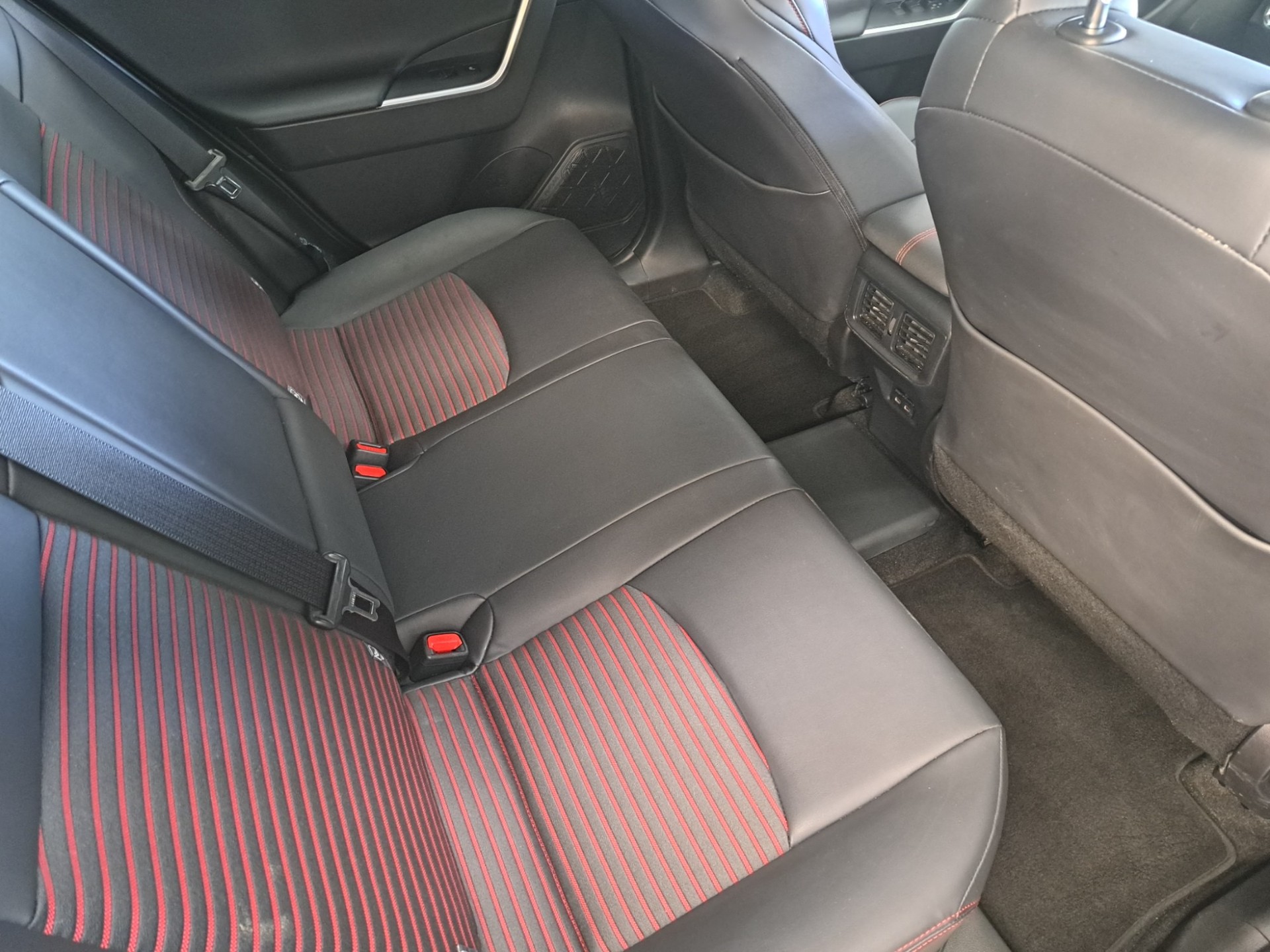 TOYOTA RAV-4 2.5 PHEV Premium e-CVT 4WD-image-5