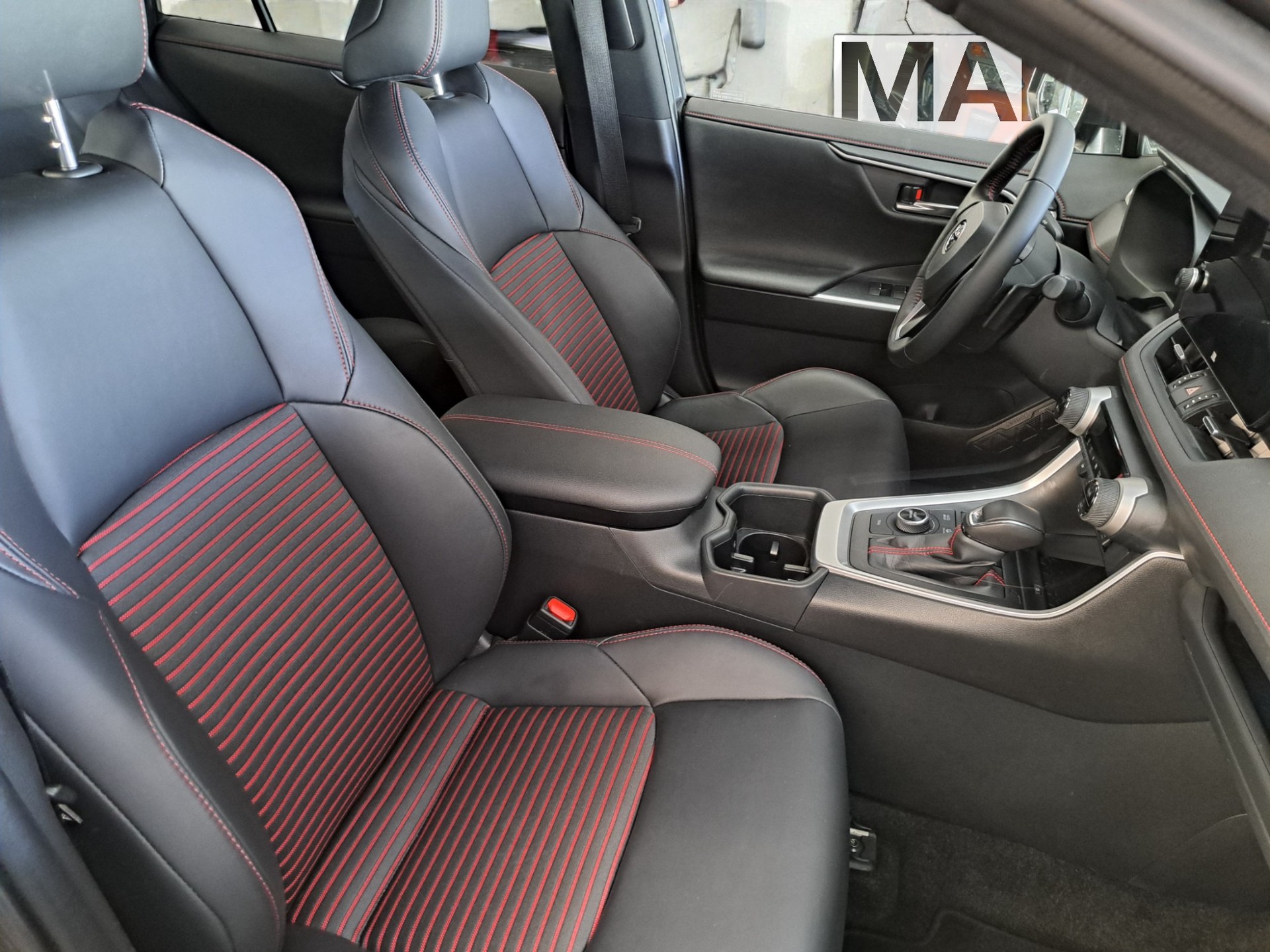 TOYOTA RAV-4 2.5 PHEV Premium e-CVT 4WD-image-4