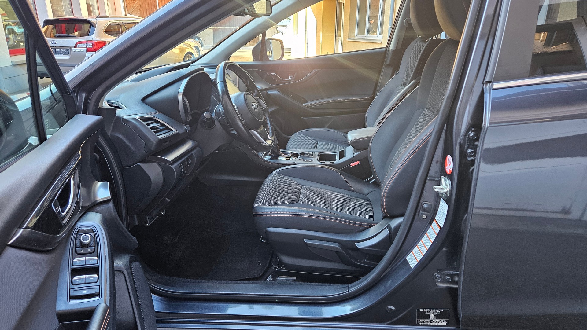 SUBARU XV 2.0 Swiss AWD Lineartronic-image-11