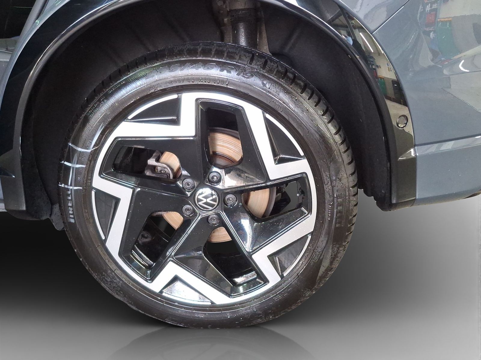 VW Tiguan 2.0 TDI SCR R-Line 4Motion DSG-image-13