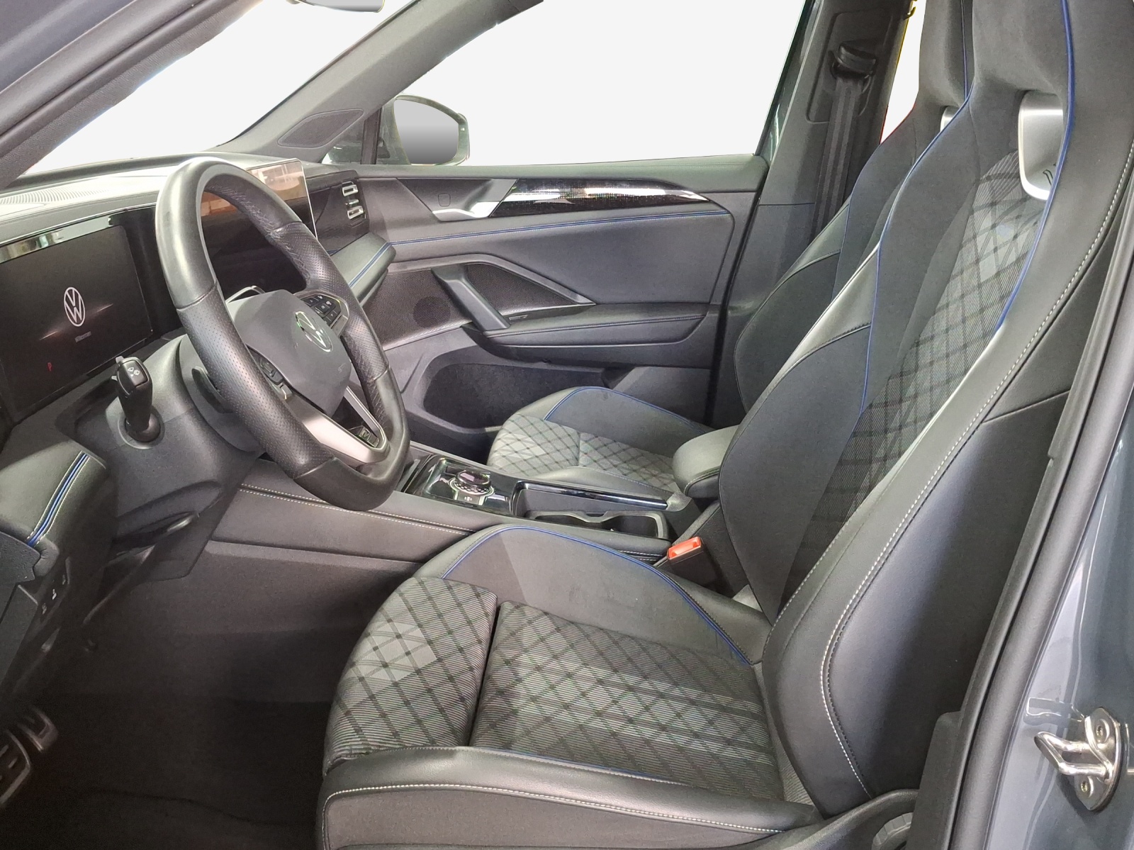 VW Tiguan 2.0 TDI SCR R-Line 4Motion DSG-image-7