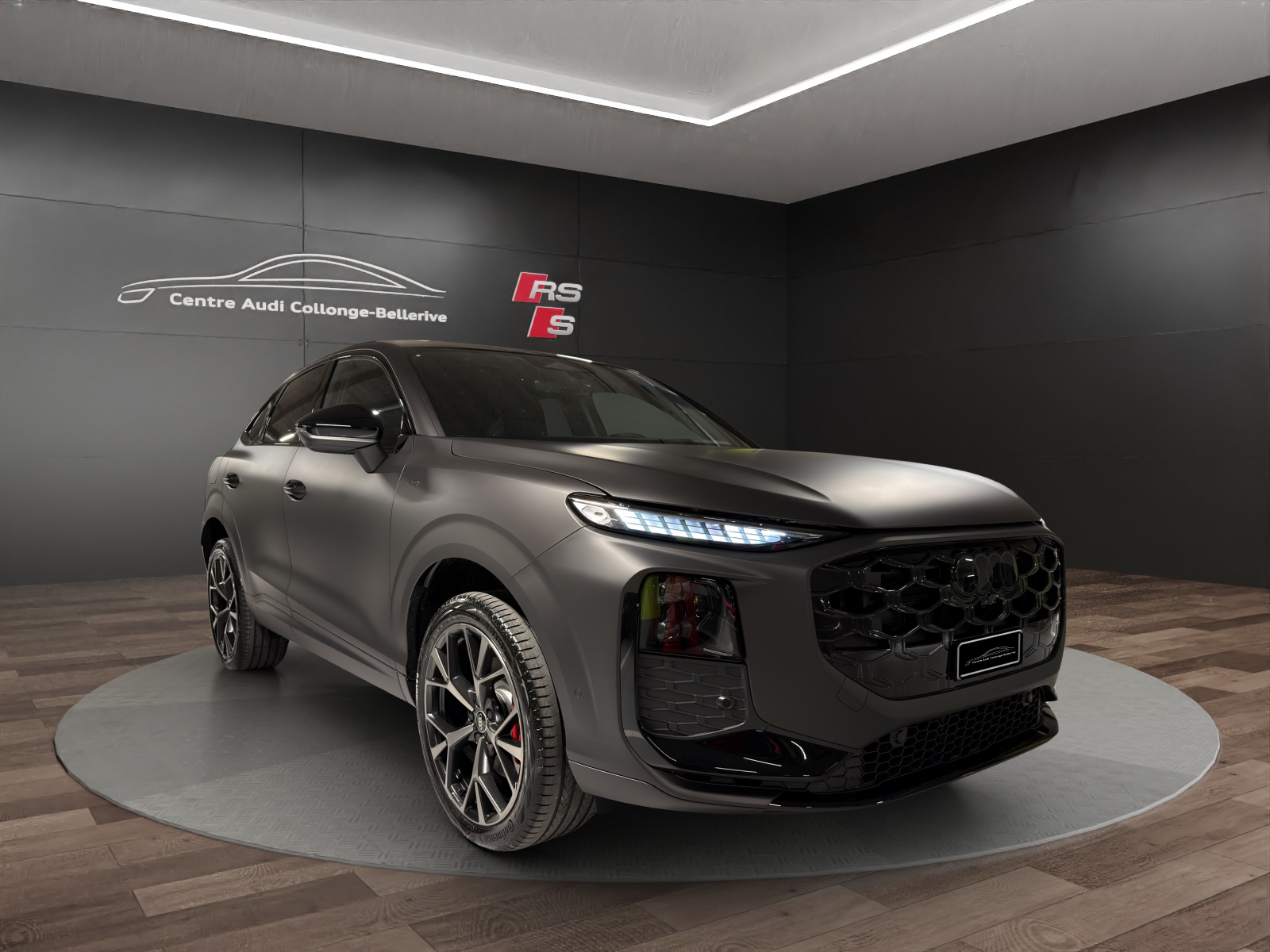 AUDI Q3 Sportback e-hybrid 200 kW S tronig-image-4