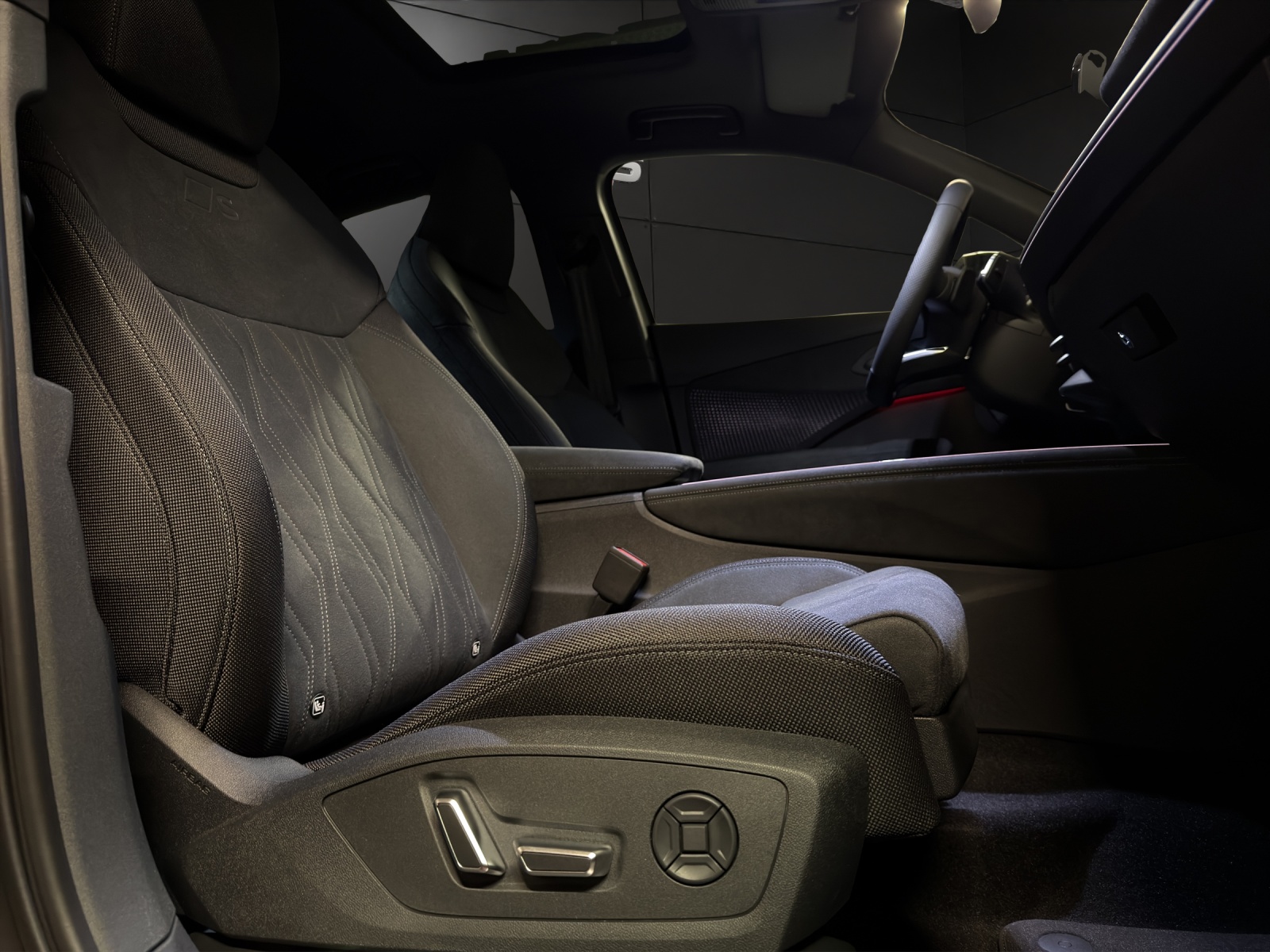 AUDI Q3 Sportback e-hybrid 200 kW S tronig-image-22