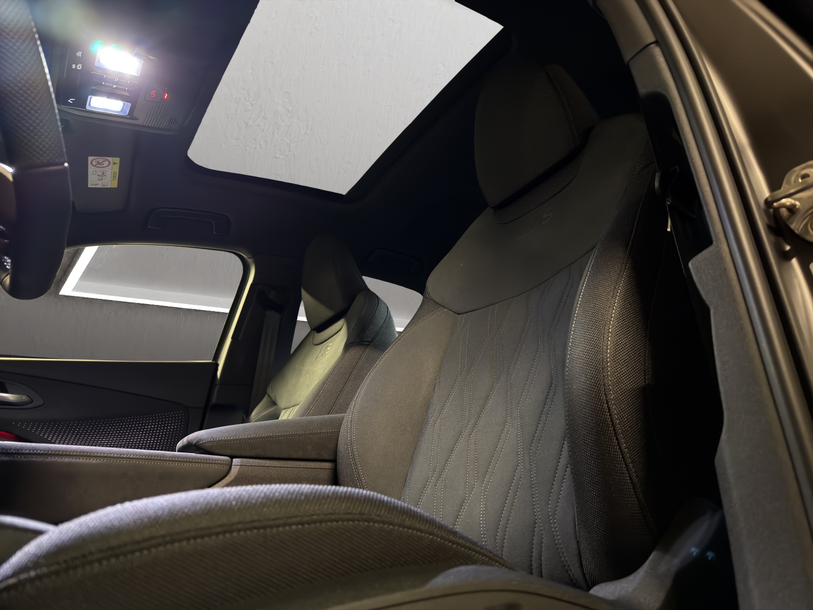 AUDI Q3 Sportback e-hybrid 200 kW S tronig-image-21