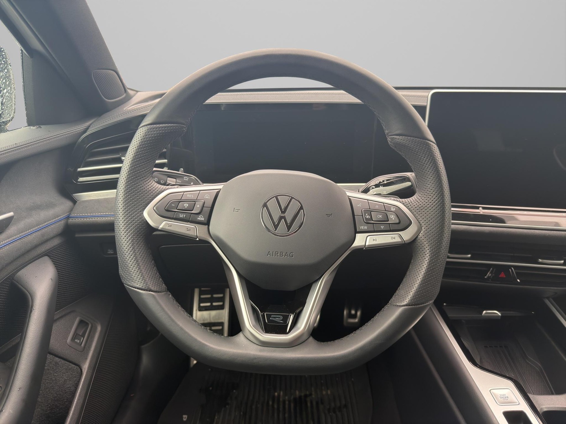 VW Passat Variant 2.0 TDI R-Line DSG 4motion-image-13