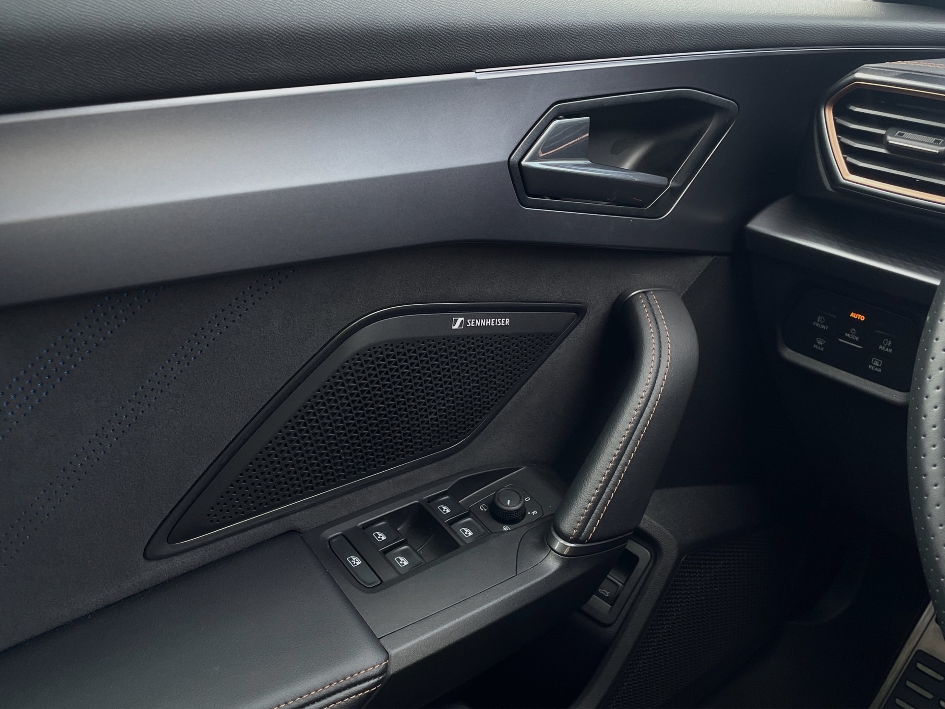 CUPRA Formentor 1.5 e-HYBRID pHEV VZ DSG-image-11