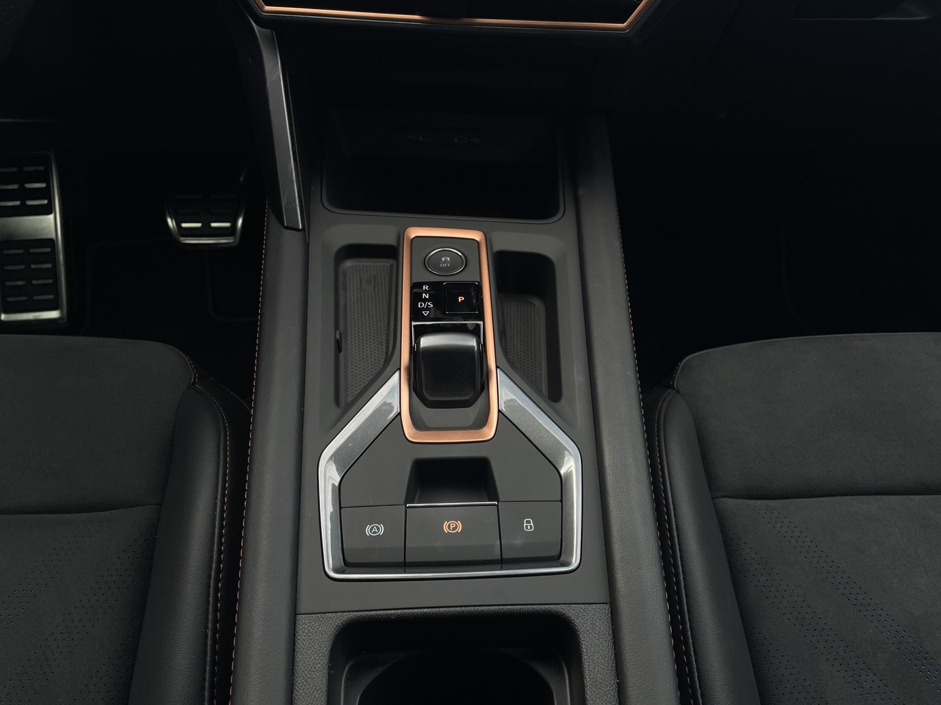 CUPRA Formentor 1.5 e-HYBRID pHEV VZ DSG-image-14