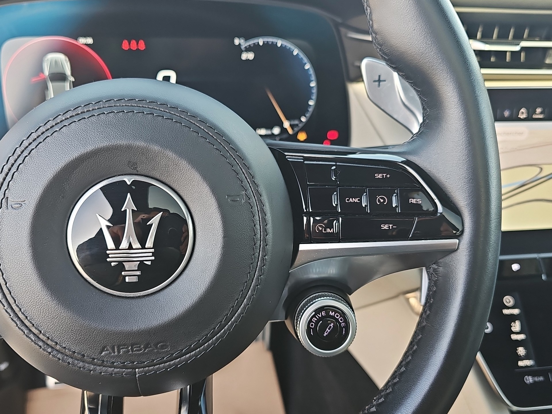 MASERATI Grecale 2.0 MHEV Modena Hybrid Automatica-image-16