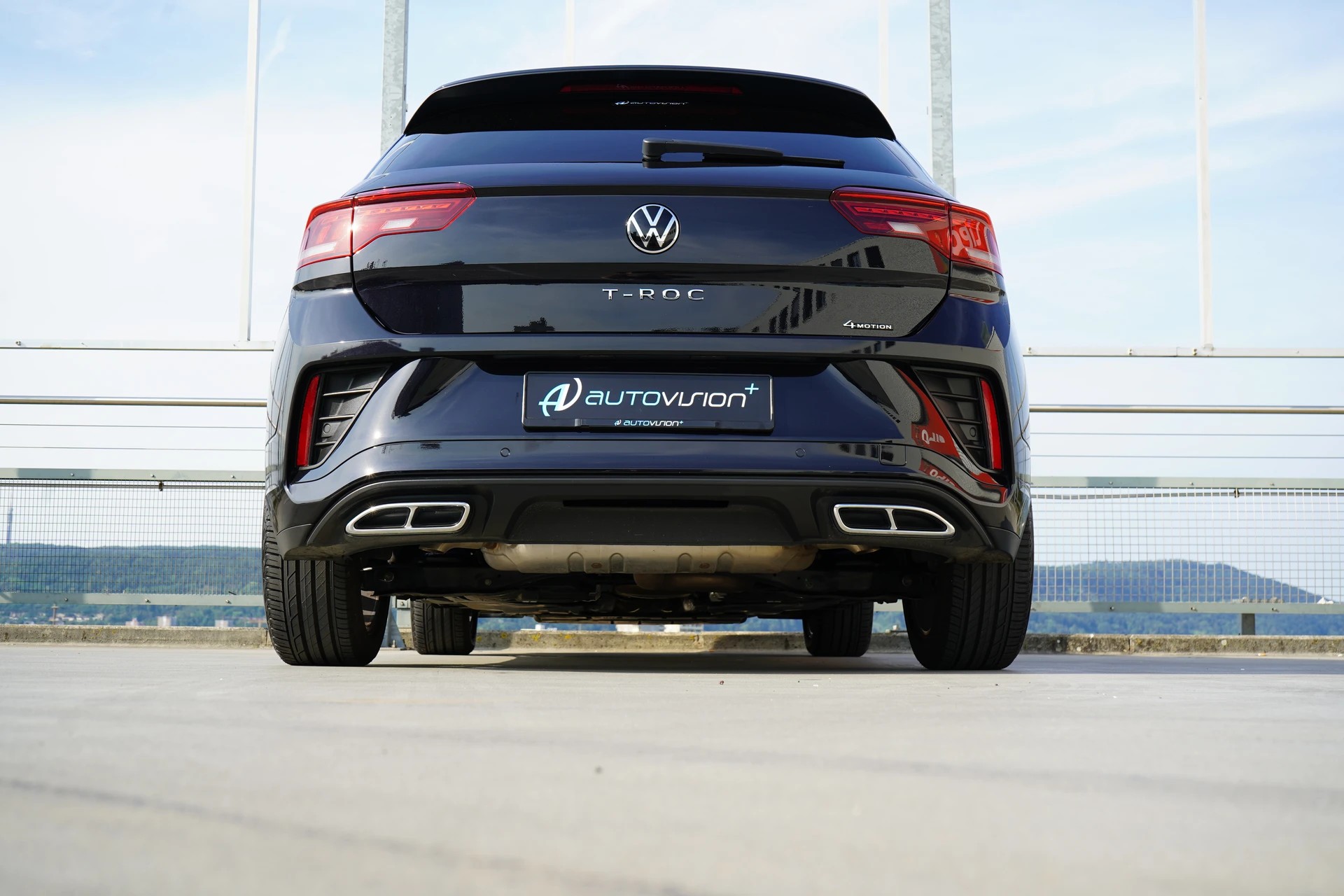 VW T-ROC 2.0 TSI R-LINE DSG 4MOTION l 190 PS-image-17