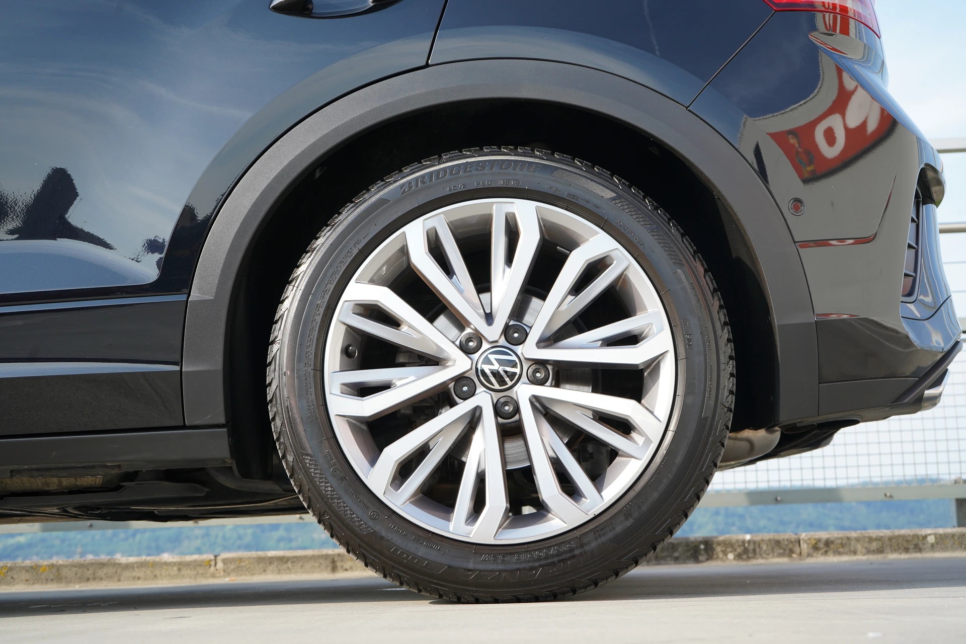 VW T-ROC 2.0 TSI R-LINE DSG 4MOTION l 190 PS-image-19
