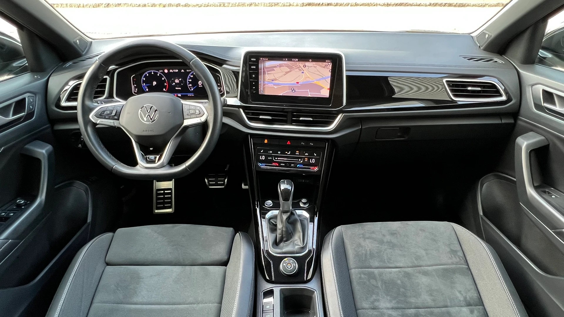 VW T-ROC 2.0 TSI R-LINE DSG 4MOTION l 190 PS-image-20