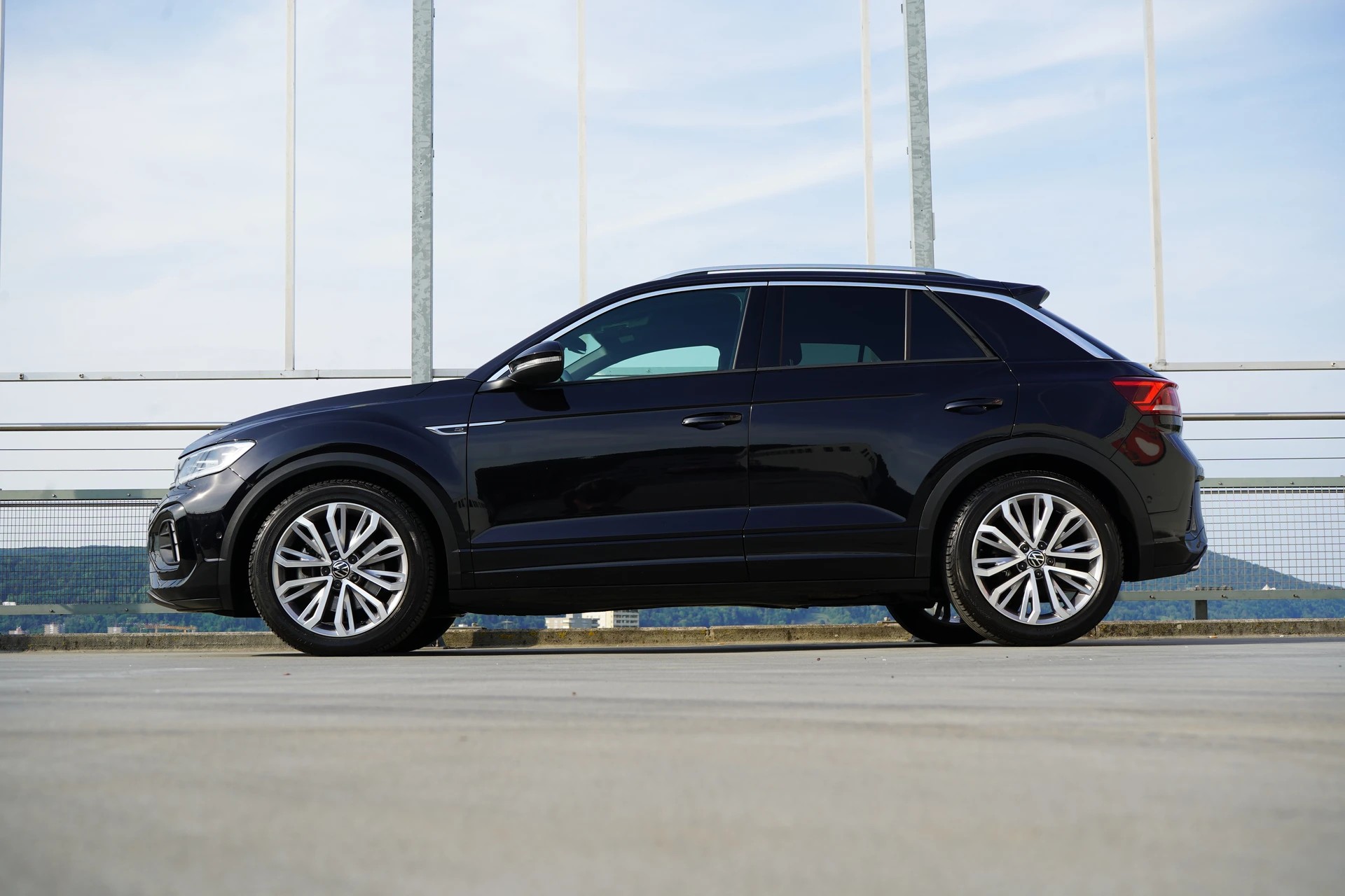 VW T-ROC 2.0 TSI R-LINE DSG 4MOTION l 190 PS-image-3