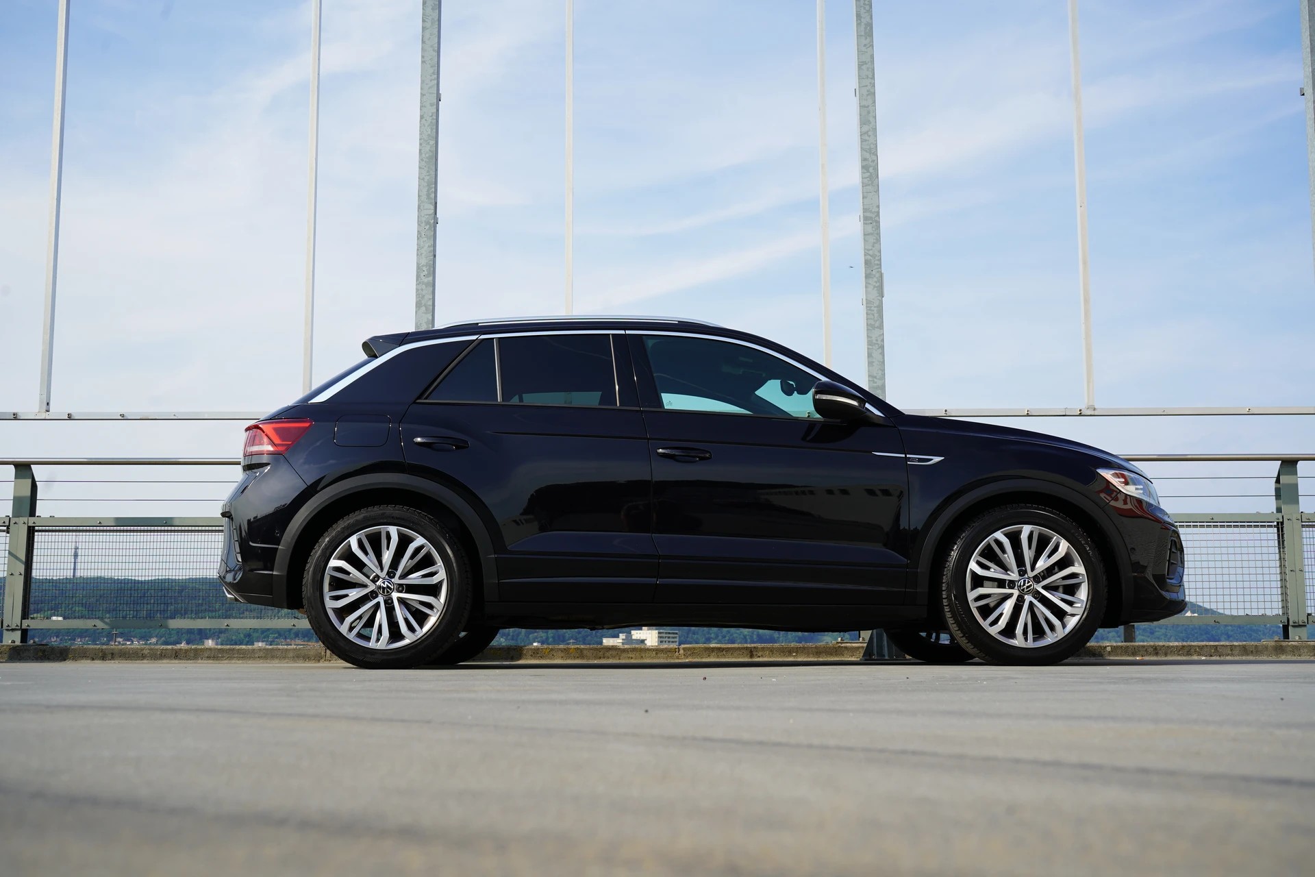 VW T-ROC 2.0 TSI R-LINE DSG 4MOTION l 190 PS-image-2