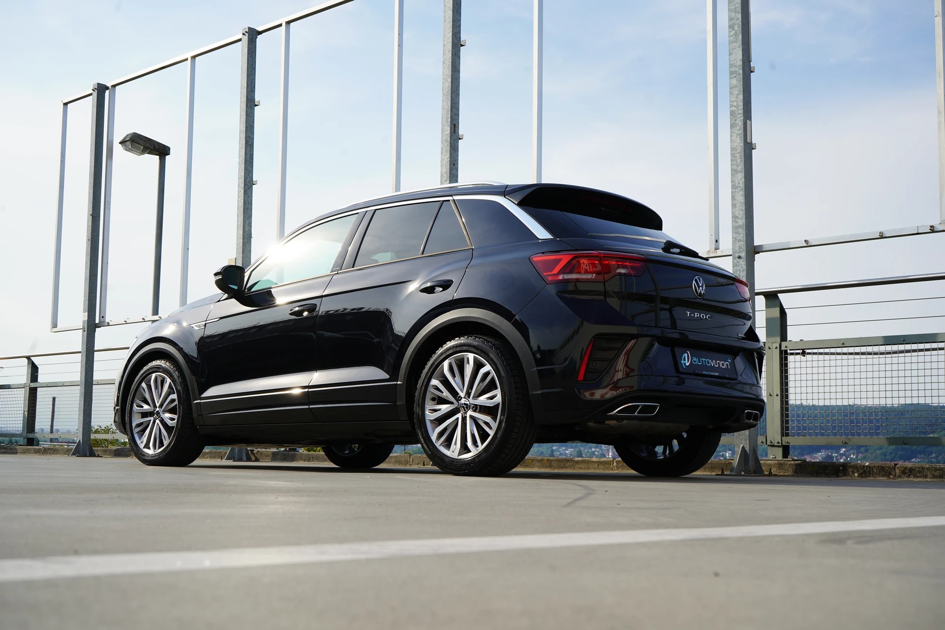 VW T-ROC 2.0 TSI R-LINE DSG 4MOTION l 190 PS-image-12